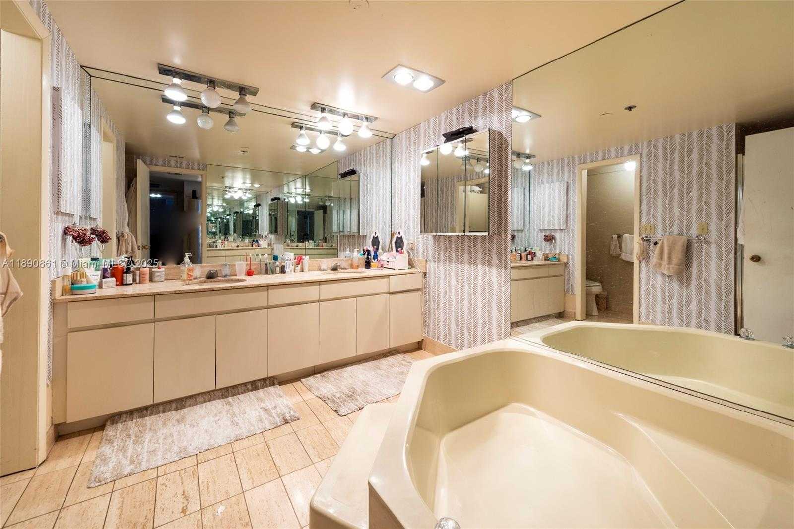 Small Image of Bal Harbour Number 12