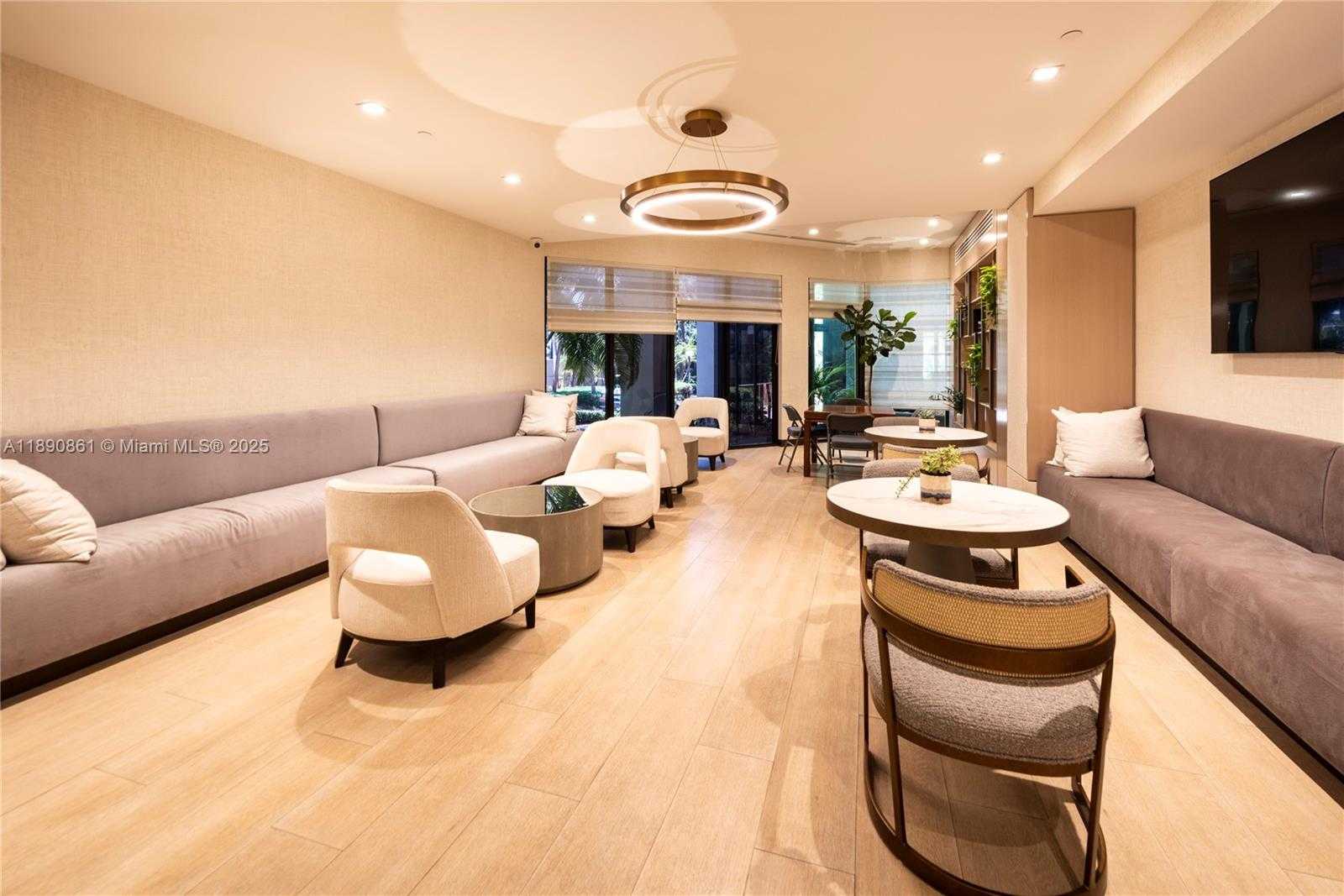 Small Image of Bal Harbour Number 24