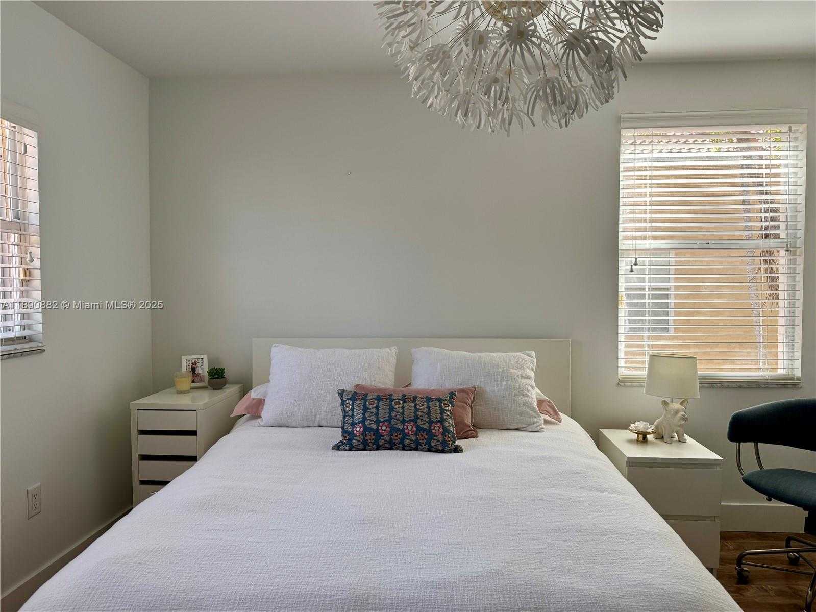 Small Image of 3441 NORTH EAST 210TH TERRACE, Aventura Number 17