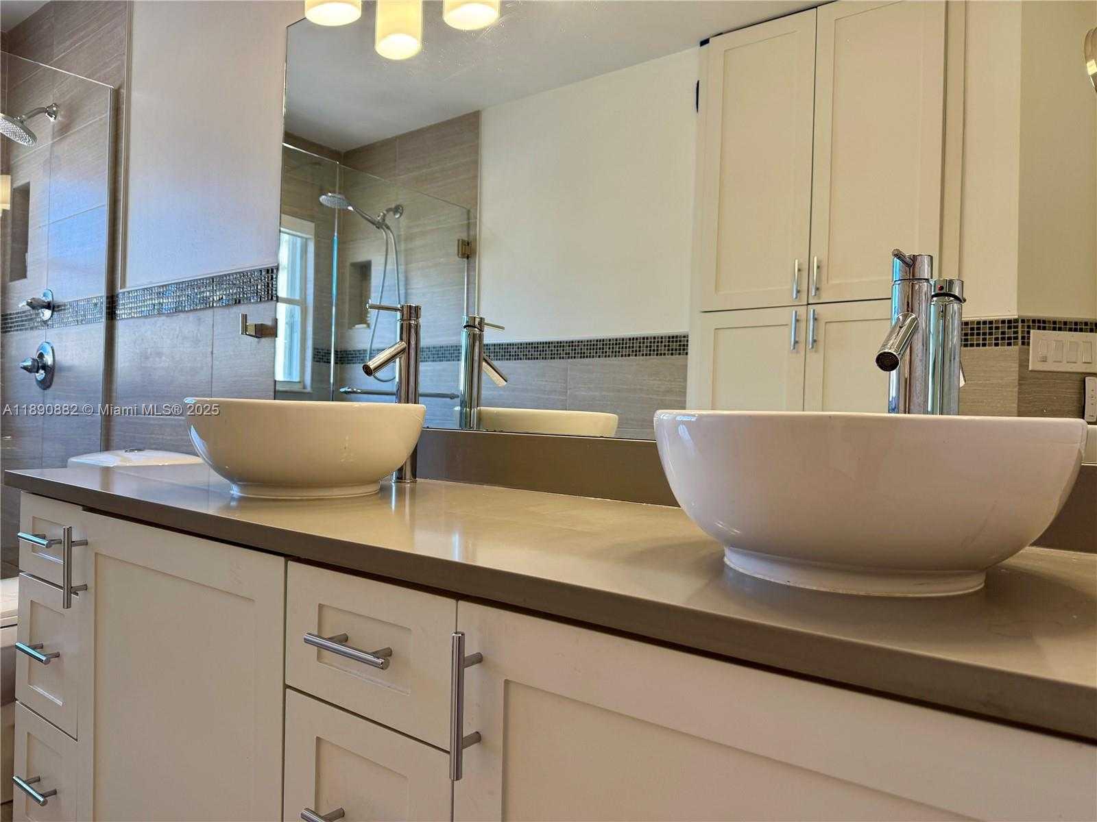 Small Image of 3441 NORTH EAST 210TH TERRACE, Aventura Number 19