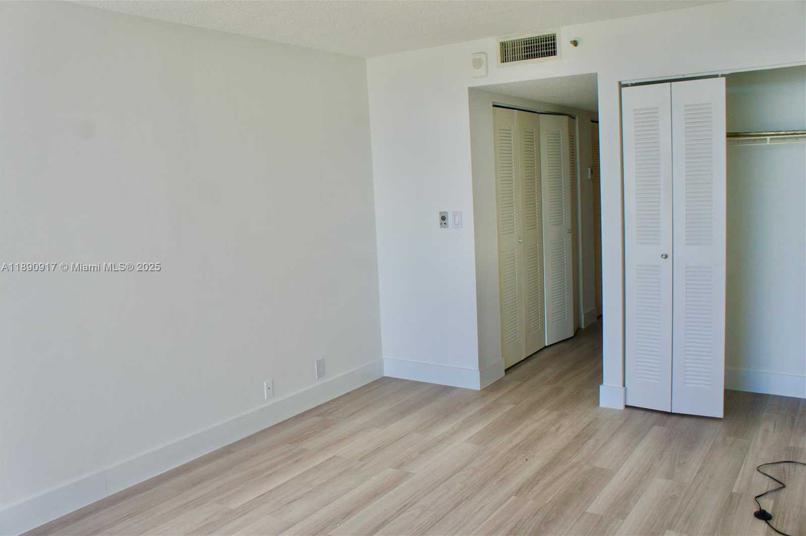 Small Image of 7601 EAST TREASURE DR #1406, North Bay Village Number 16