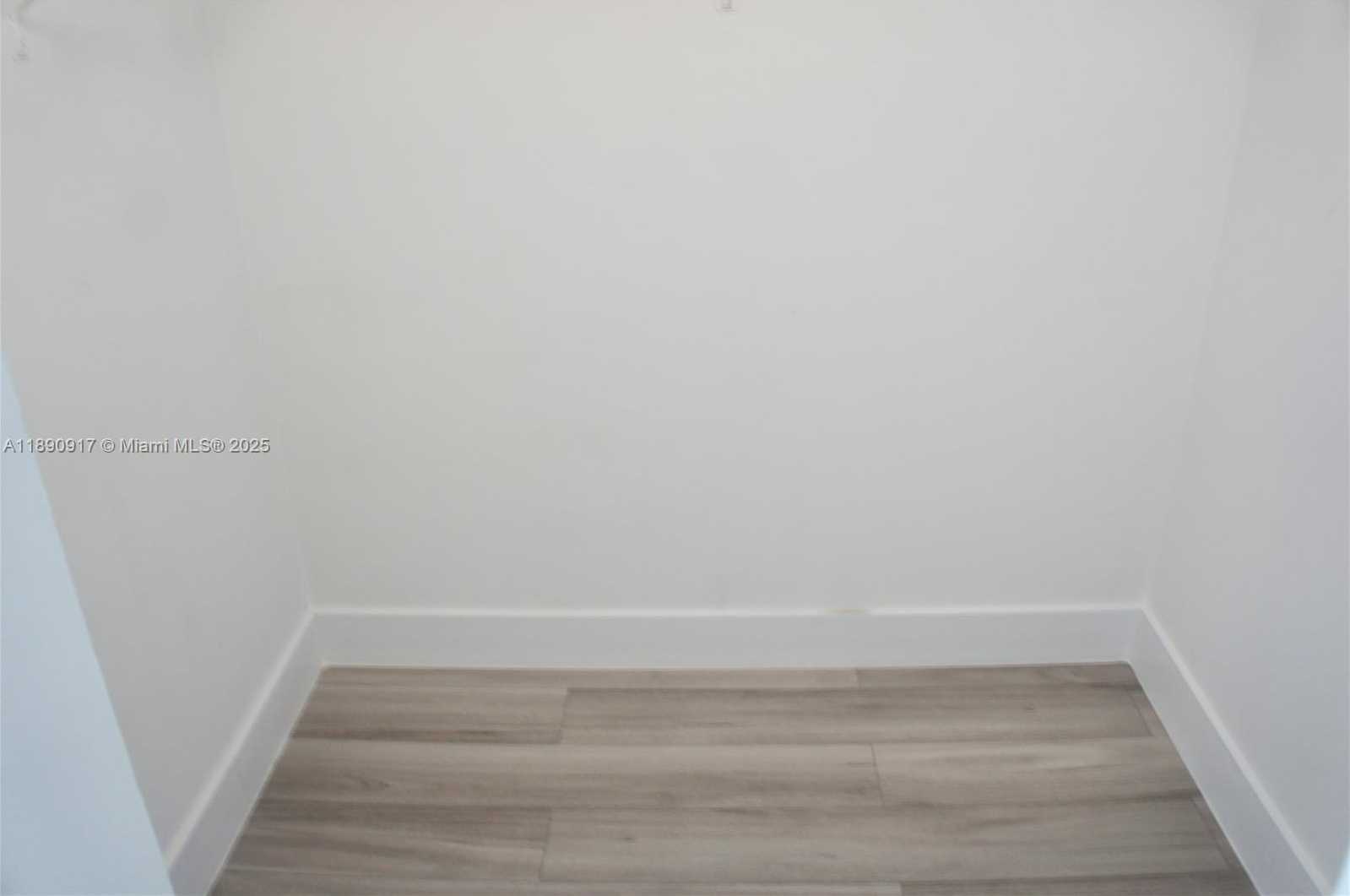 Small Image of 7601 EAST TREASURE DR #1406, North Bay Village Number 9