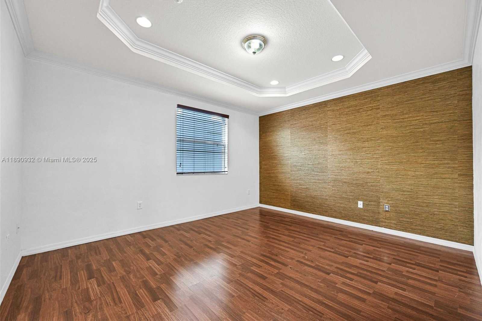 Imagen de Pequeño Objeto