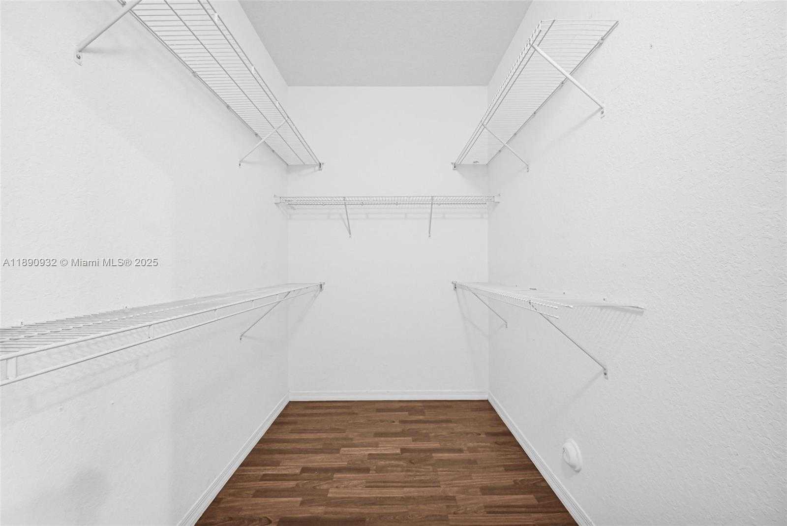 Imagen de Pequeño Objeto