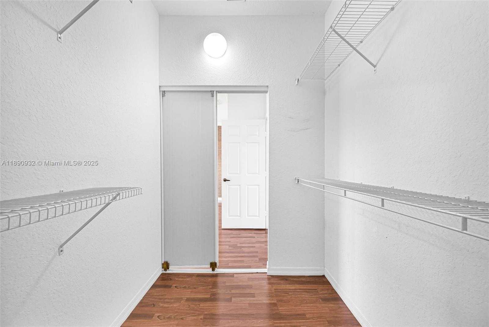 Imagen de Pequeño Objeto