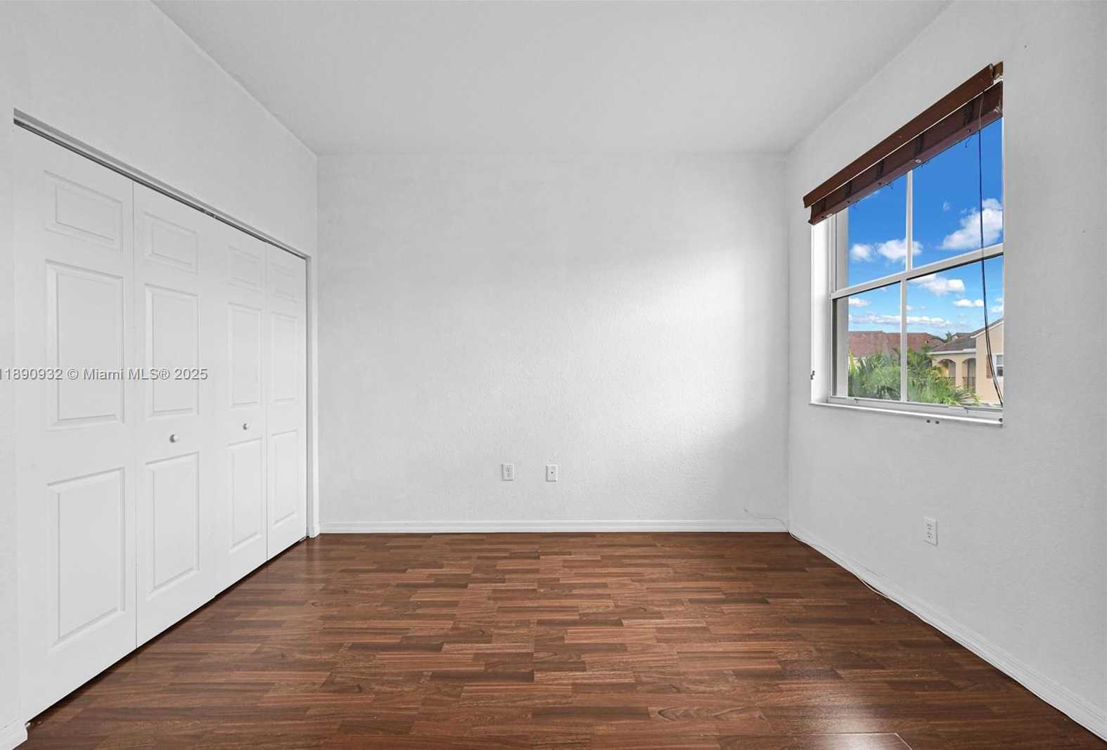 Imagen de Pequeño Objeto