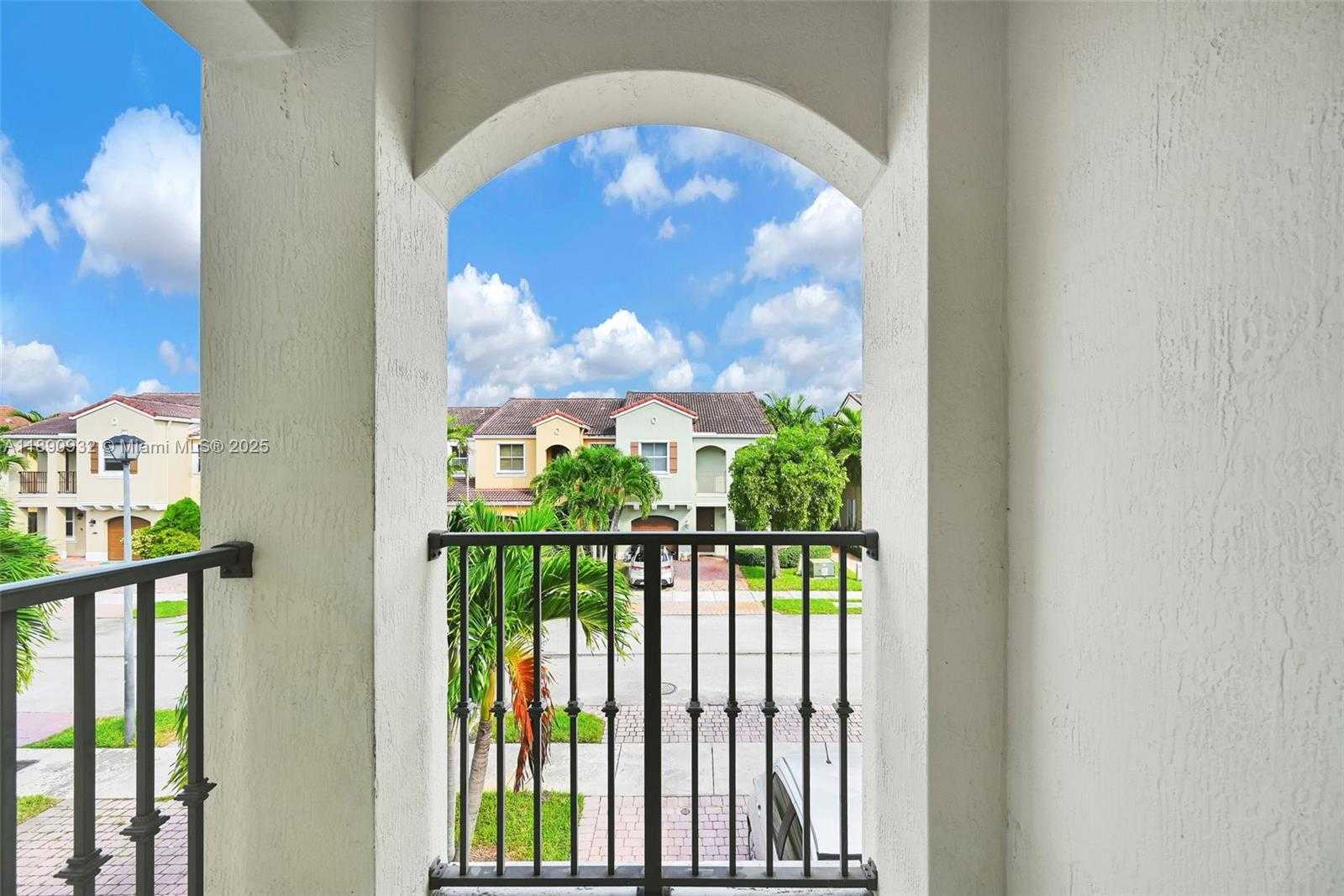 Imagen de Pequeño Objeto