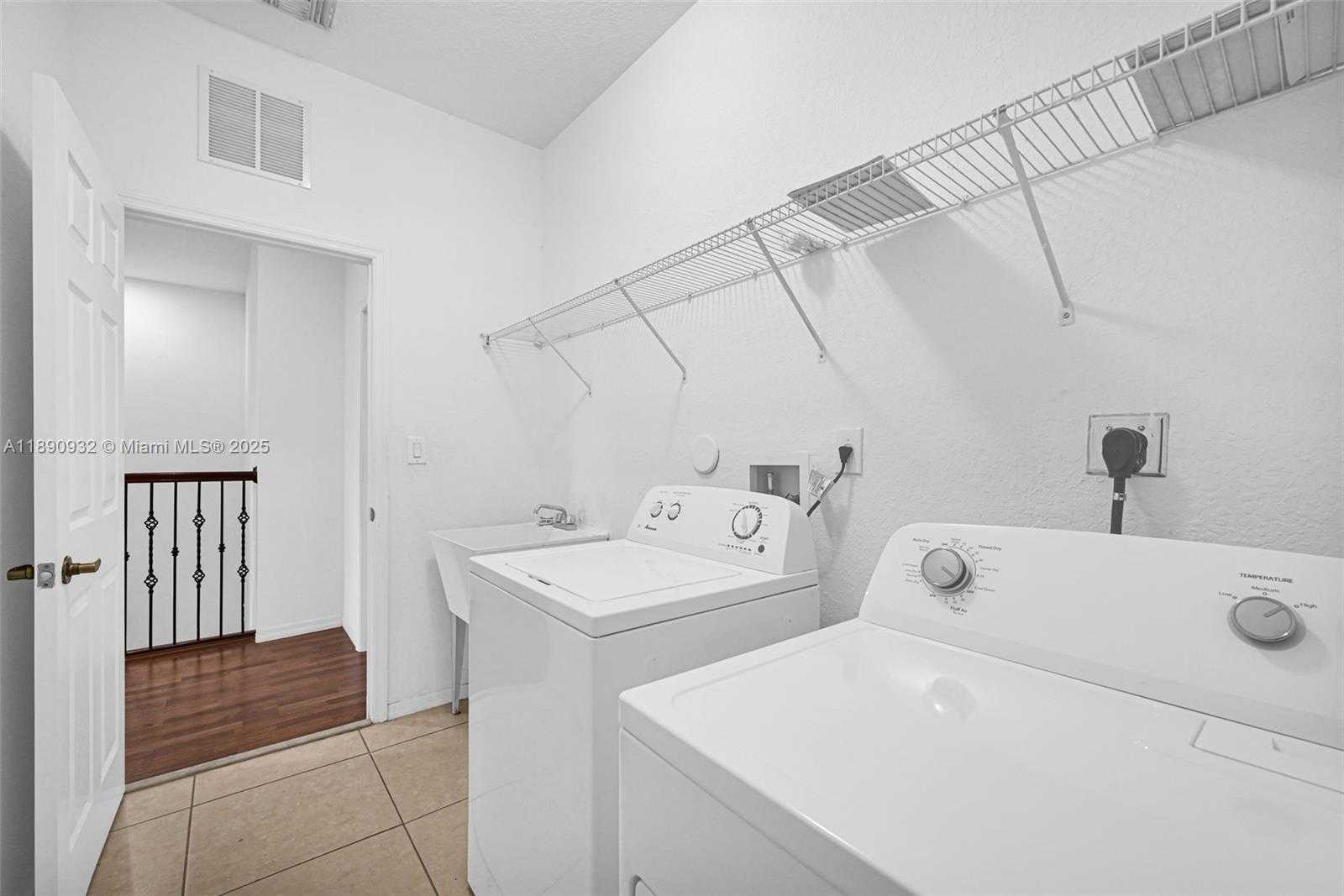 Imagen de Pequeño Objeto