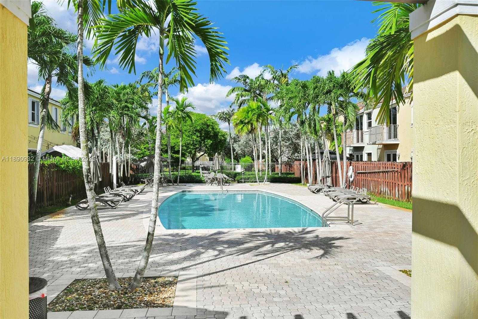 Imagen de Pequeño Objeto