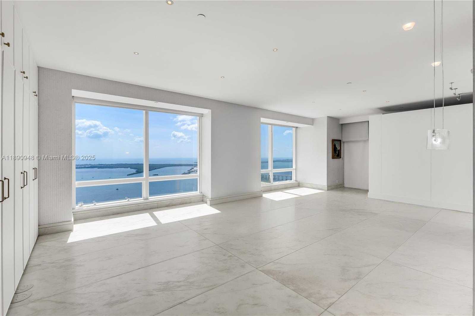 Small Image of 1425 BRICKELL AVE #54DEF, Miami Number 13