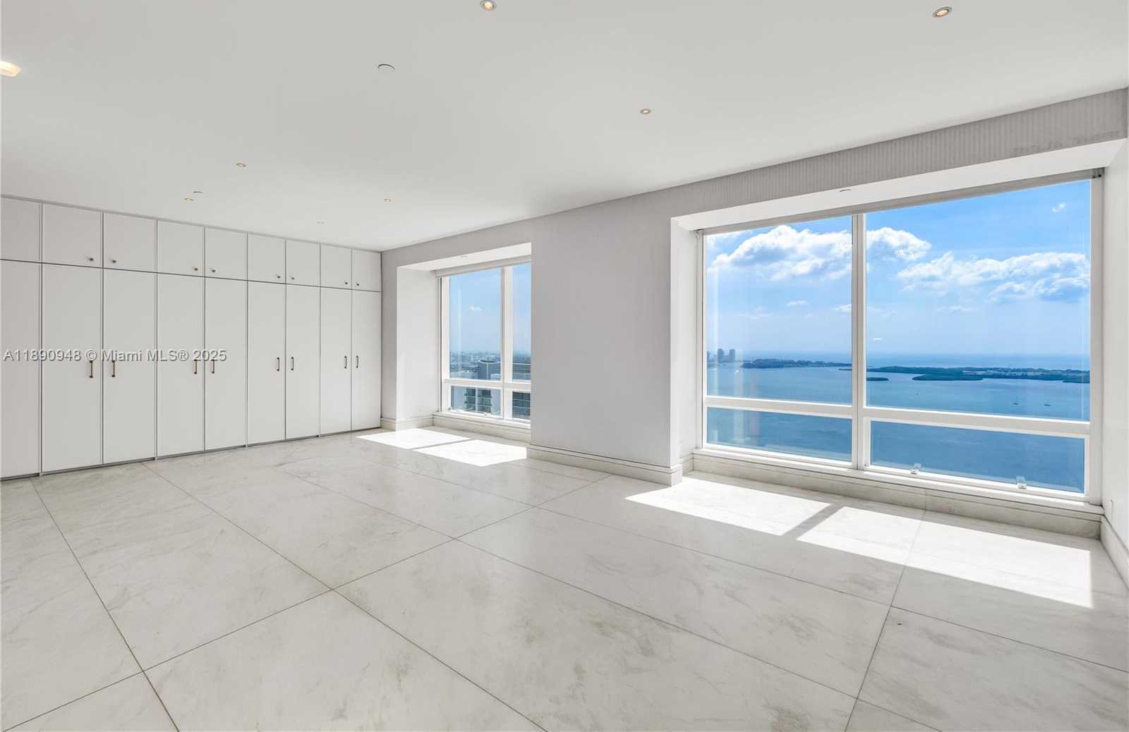 Small Image of 1425 BRICKELL AVE #54DEF, Miami Number 14
