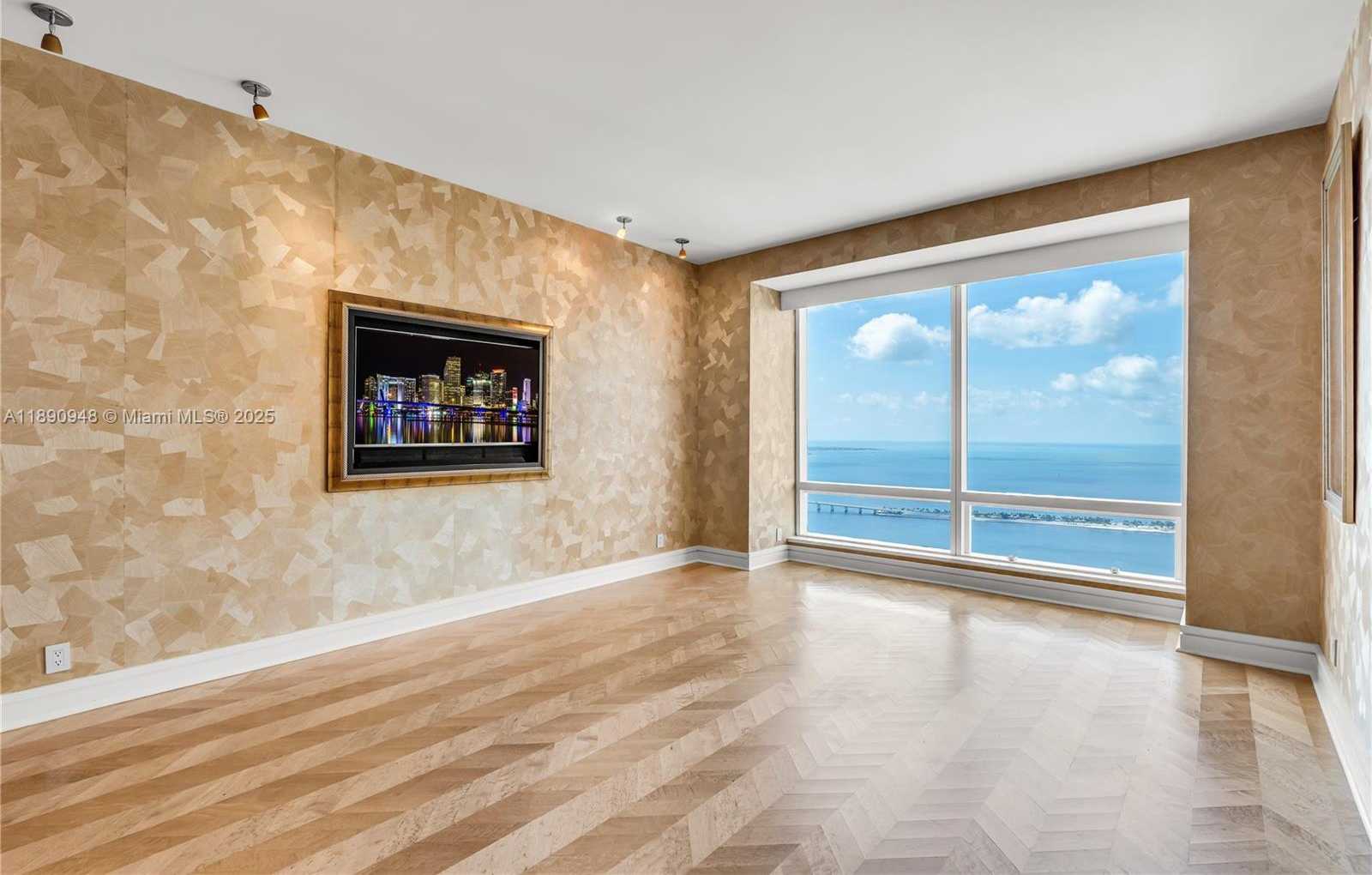 Small Image of 1425 BRICKELL AVE #54DEF, Miami Number 23