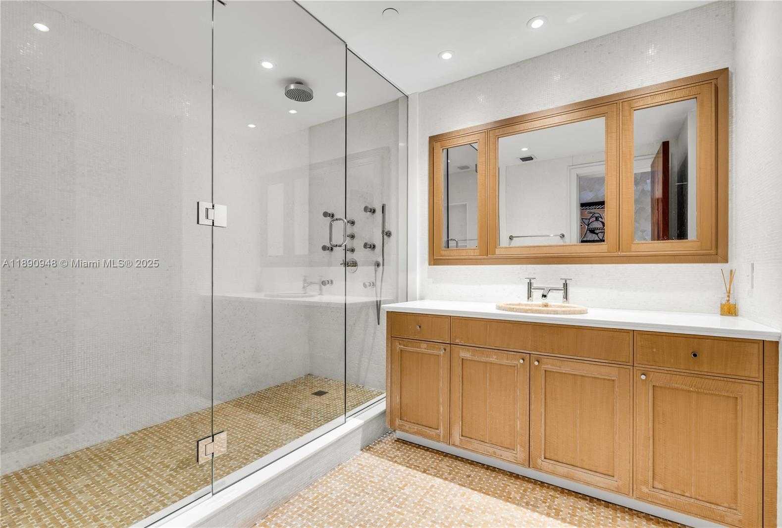 Small Image of 1425 BRICKELL AVE #54DEF, Miami Number 24