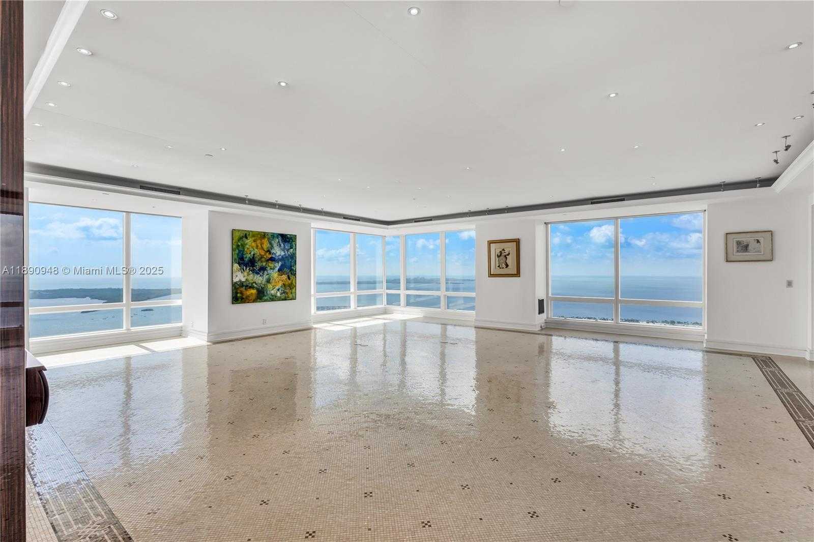 Small Image of 1425 BRICKELL AVE #54DEF, Miami Number 7
