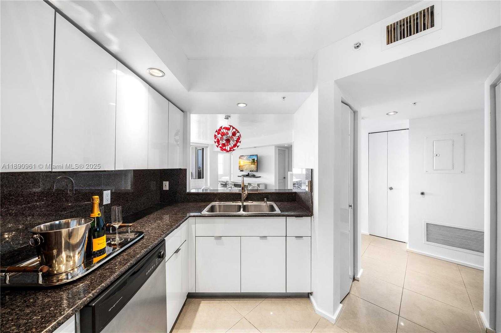 Small Image of 1900 SUNSET HARBOUR DR #2315, Miami Beach Number 12