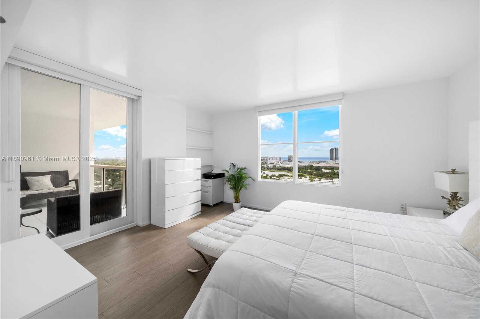 Small Image of 1900 SUNSET HARBOUR DR #2315, Miami Beach Number 13