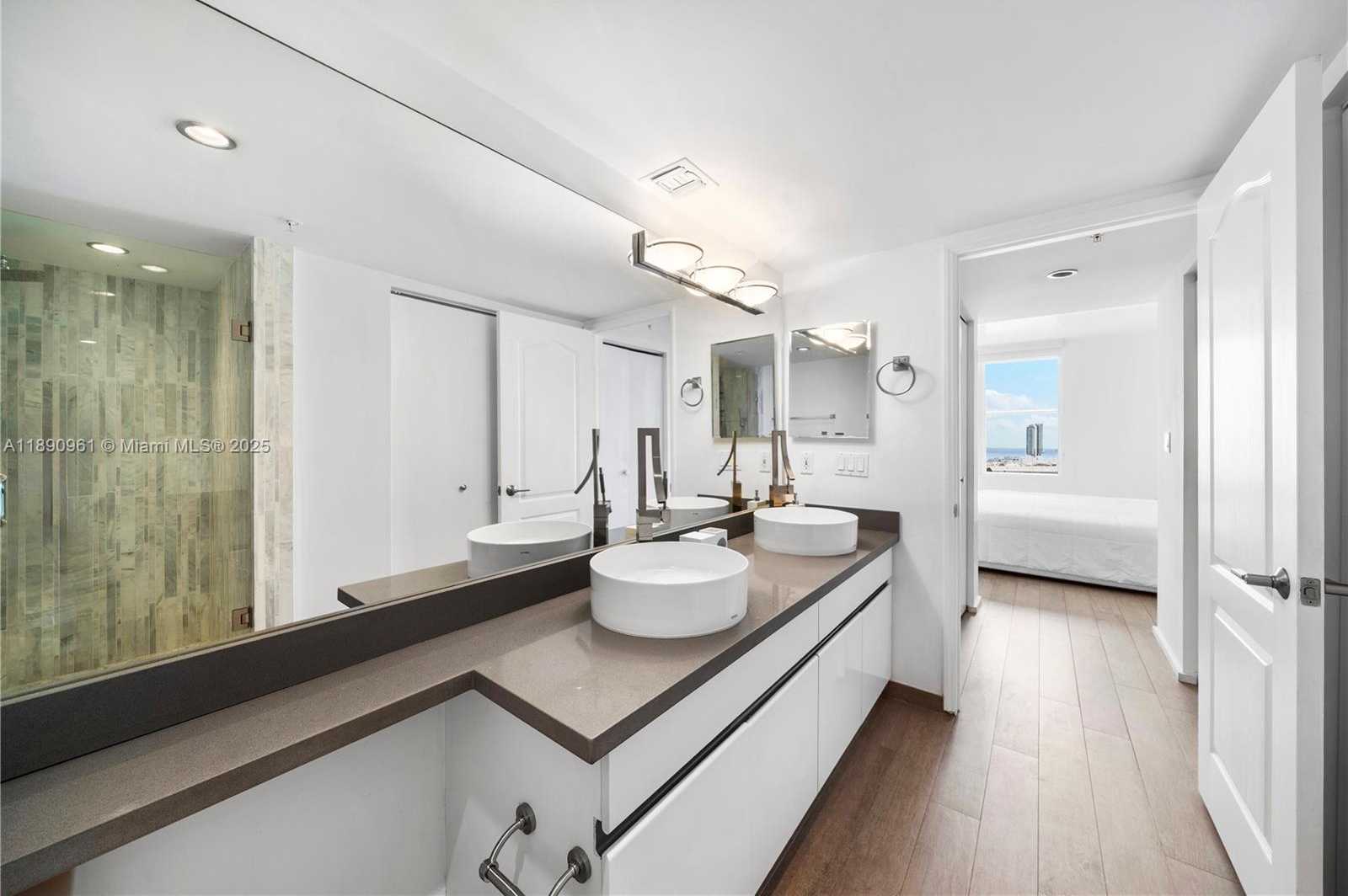 Small Image of 1900 SUNSET HARBOUR DR #2315, Miami Beach Number 16