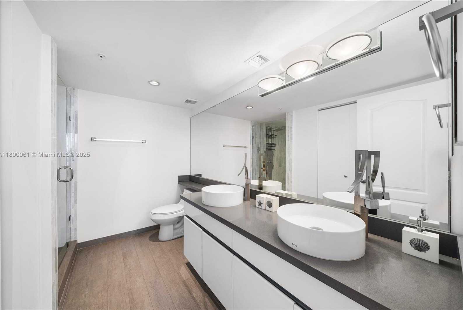 Small Image of 1900 SUNSET HARBOUR DR #2315, Miami Beach Number 17