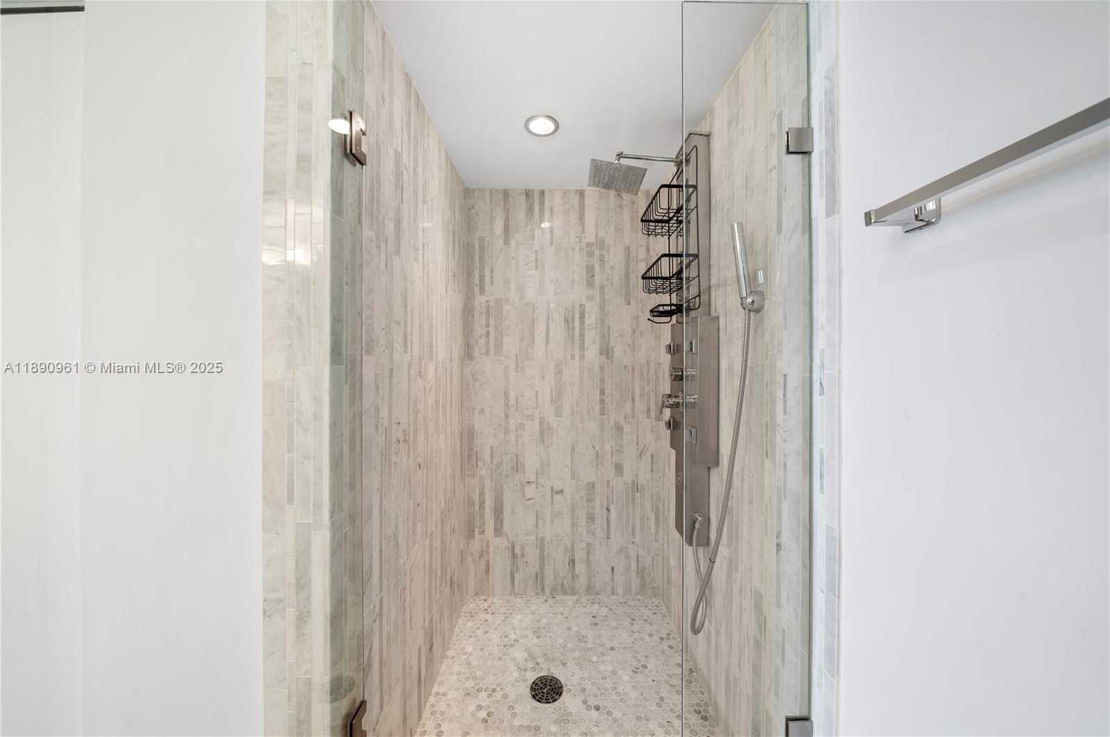Small Image of 1900 SUNSET HARBOUR DR #2315, Miami Beach Number 18