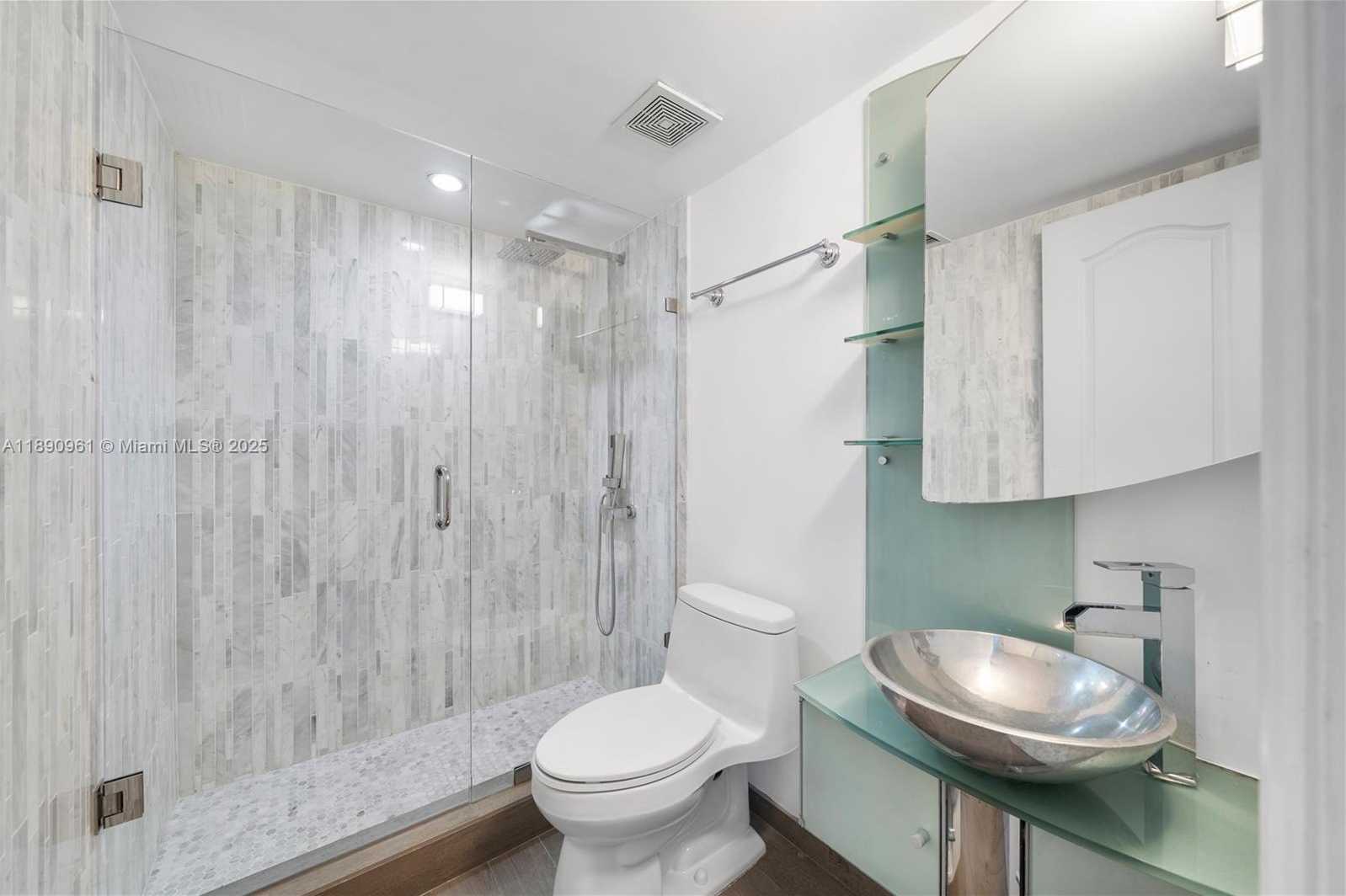 Small Image of 1900 SUNSET HARBOUR DR #2315, Miami Beach Number 21