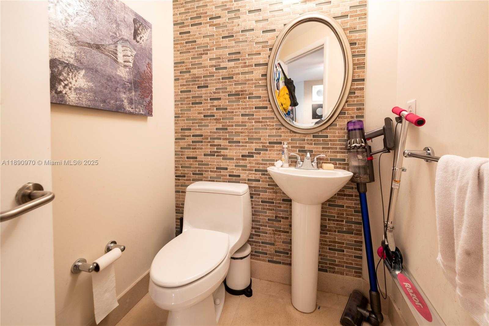 Small Image of 3131 NORTH EAST 188TH ST #2-808, Aventura Number 15