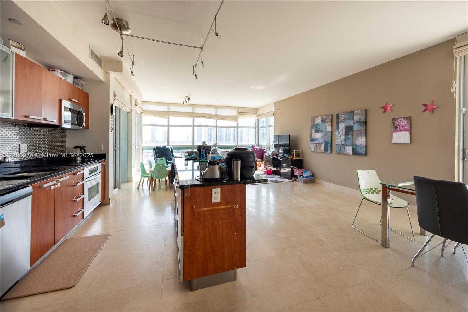 Small Image of 3131 NORTH EAST 188TH ST #2-808, Aventura Number 2