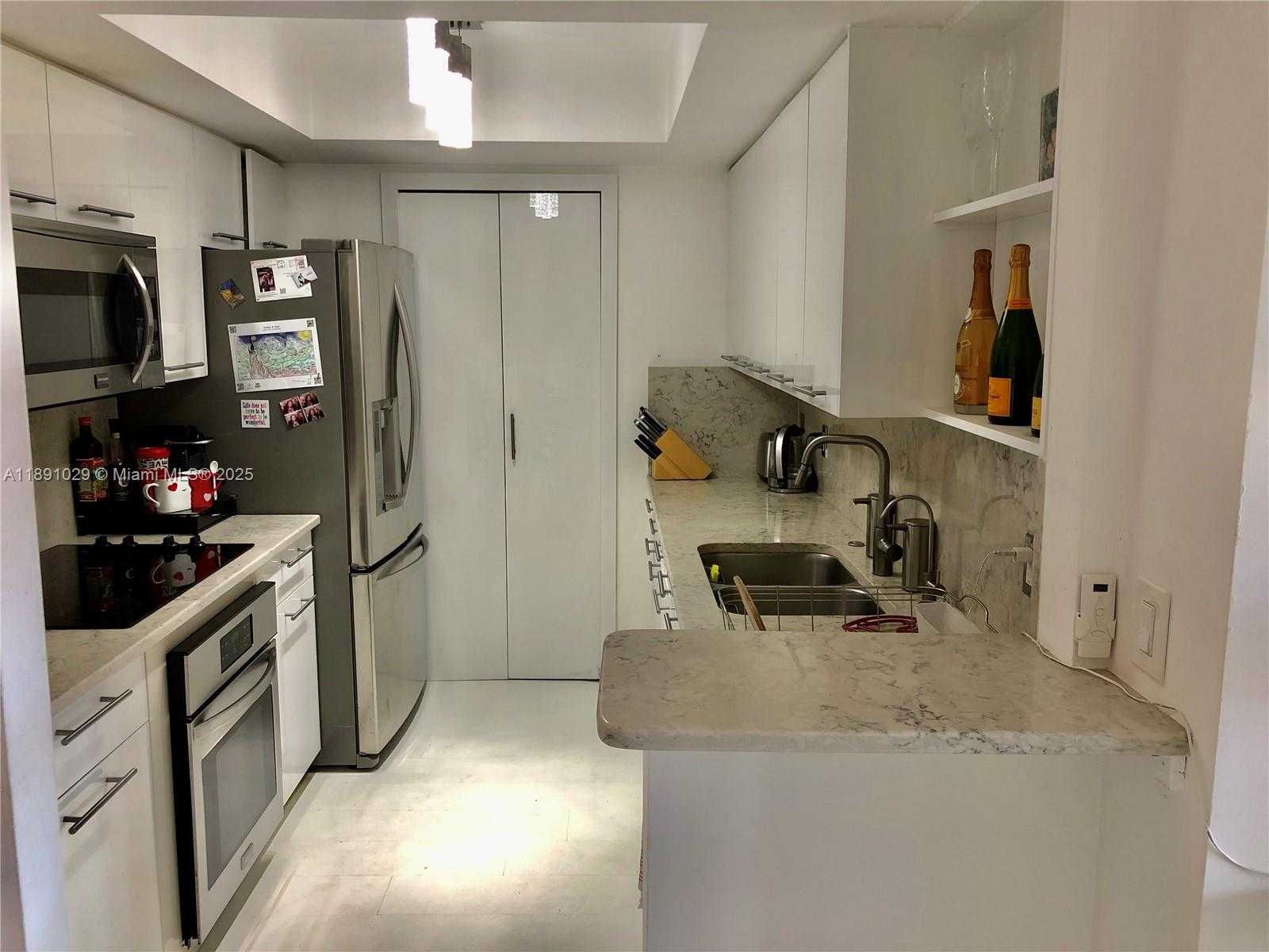 Small Image of 90 ALTON RD #307, Miami Beach Number 4