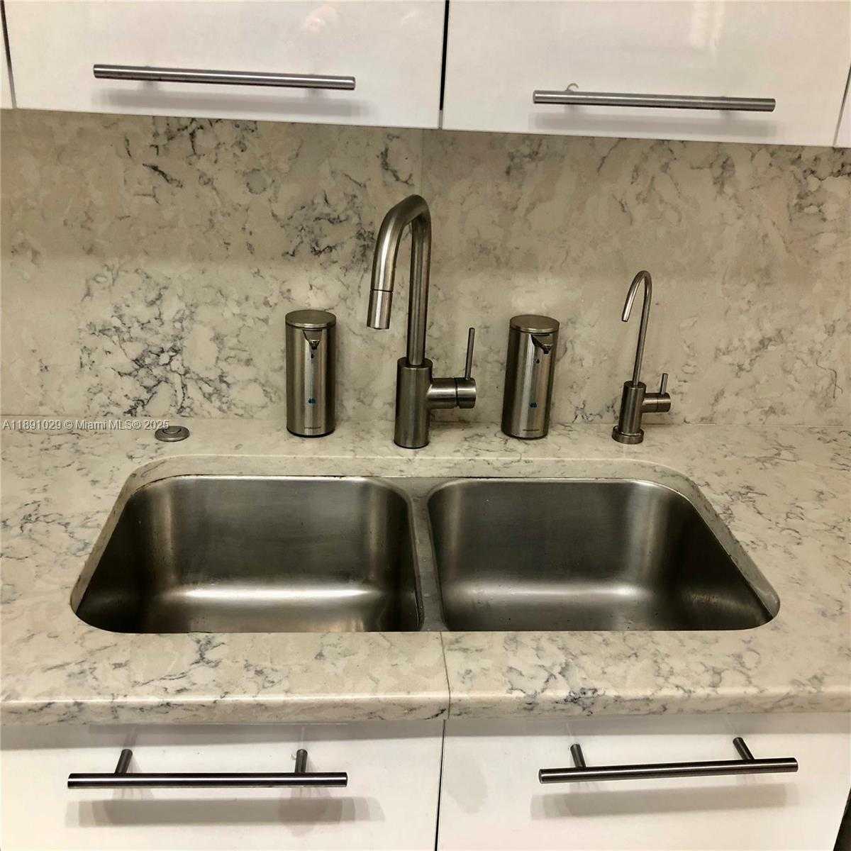 Small Image of 90 ALTON RD #307, Miami Beach Number 5