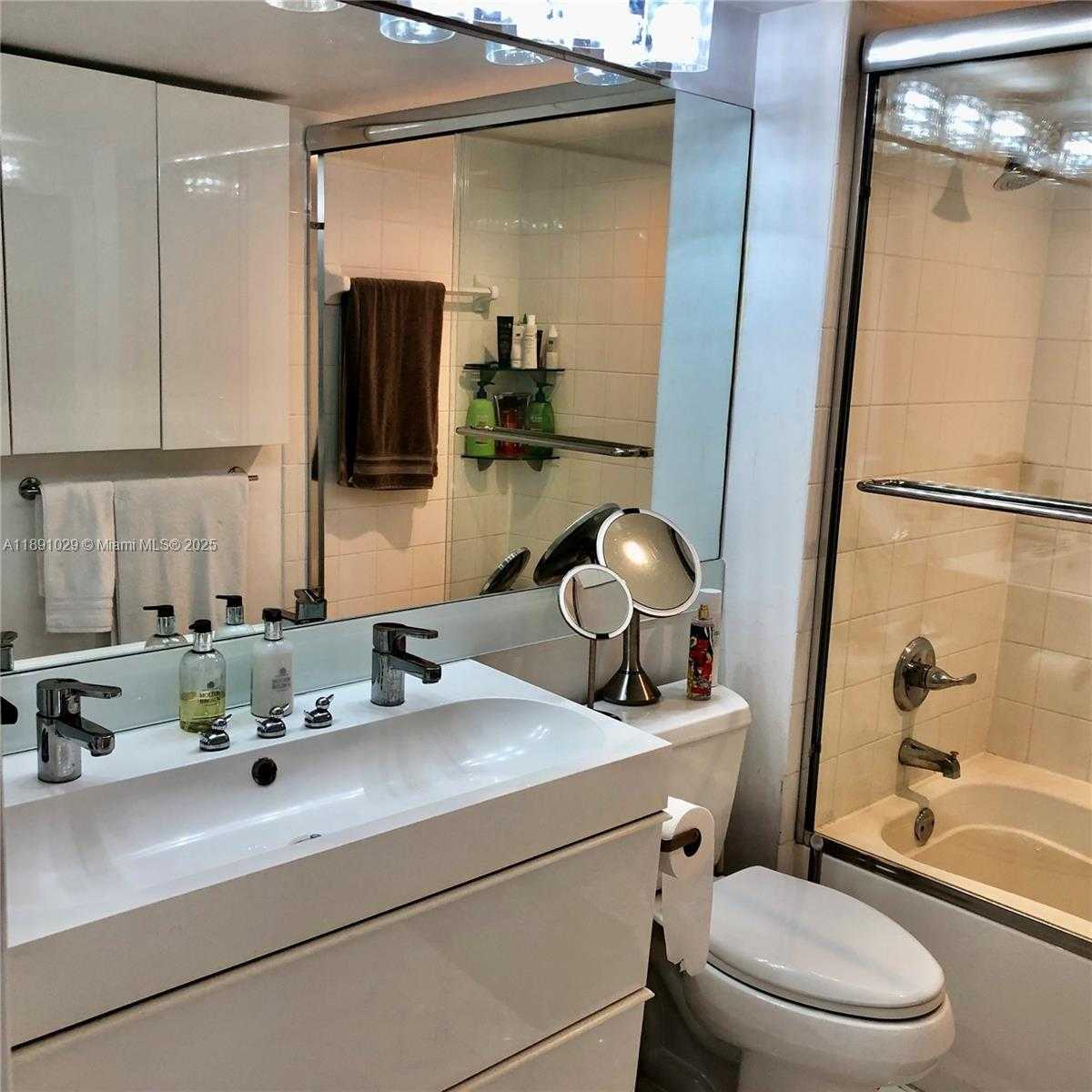 Small Image of 90 ALTON RD #307, Miami Beach Number 9