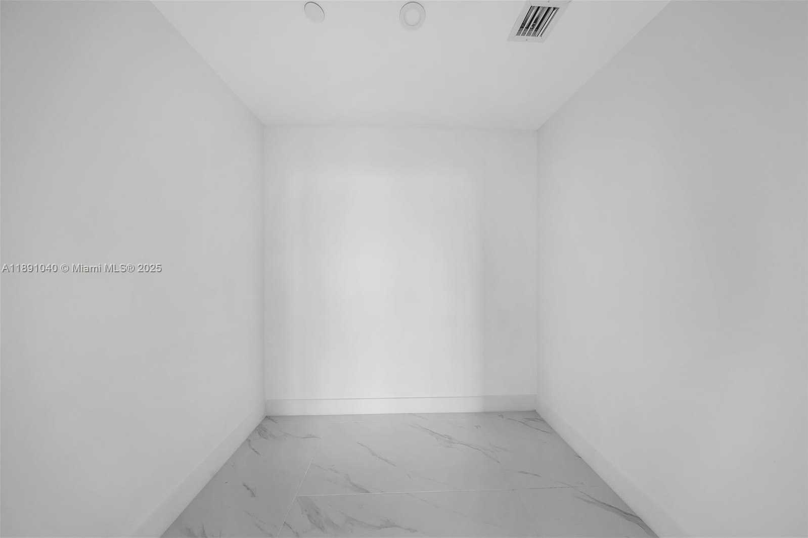 Small Image of 700 NORTH EAST 24 ST #3402, Miami Number 17