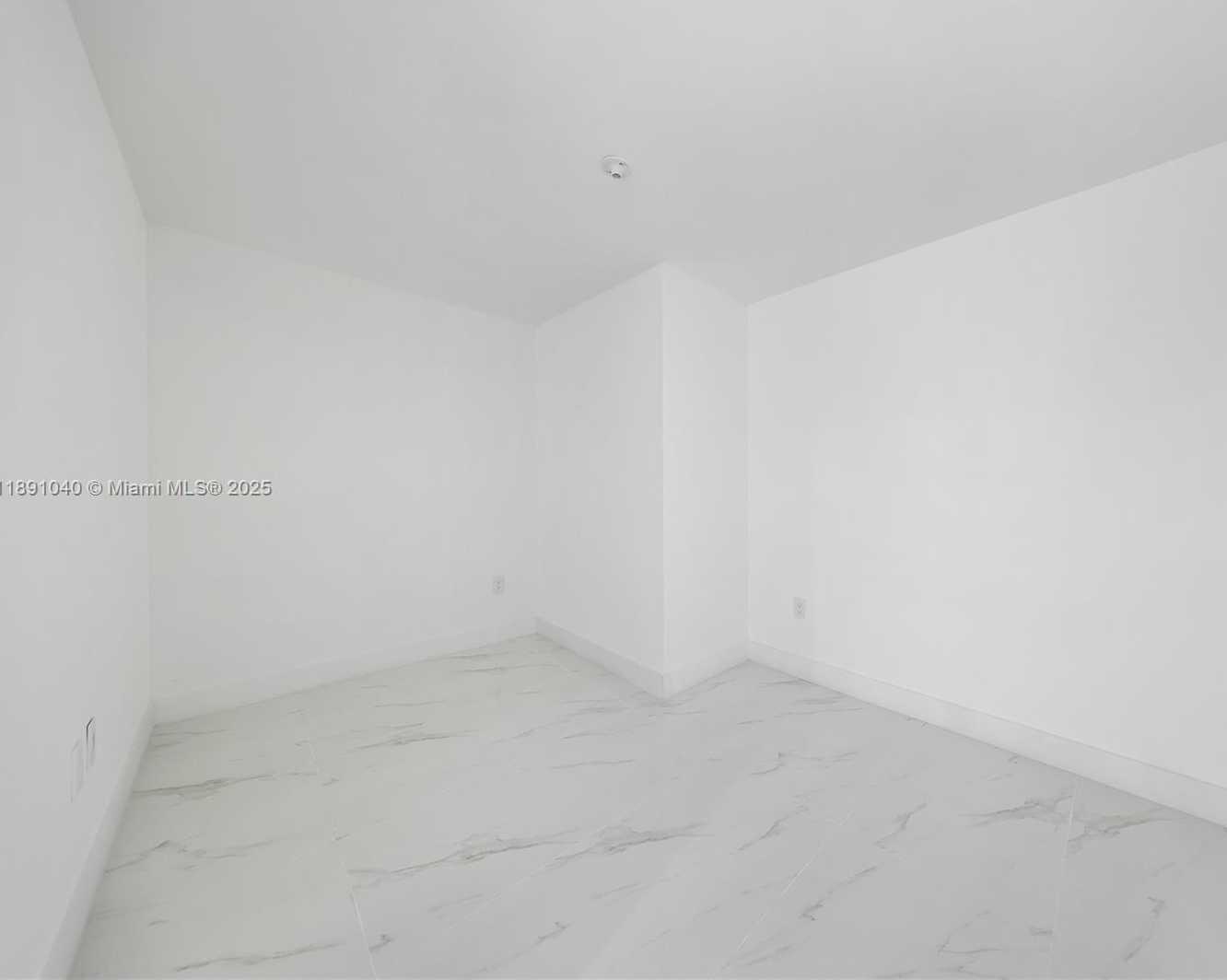 Small Image of 700 NORTH EAST 24 ST #3402, Miami Number 6