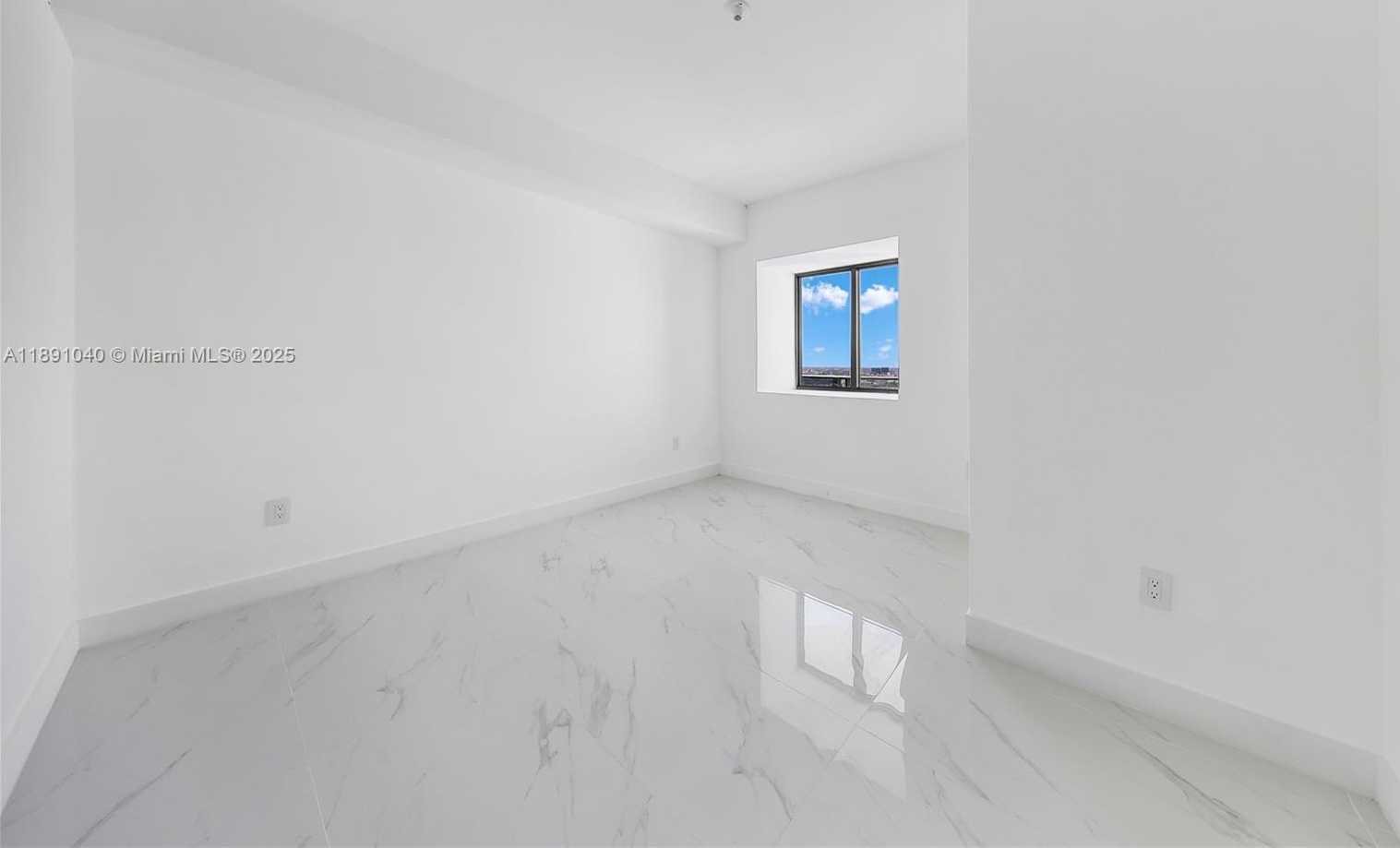 Small Image of 700 NORTH EAST 24 ST #3402, Miami Number 8