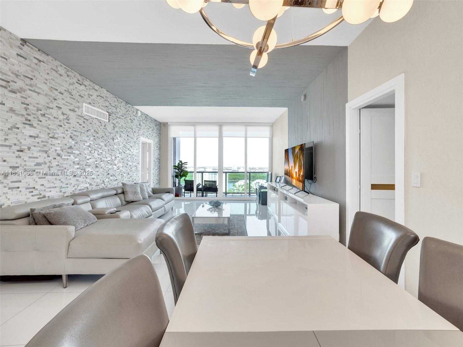 Small Image of 100 BAYVIEW DR #PH01, Sunny Isles Beach Number 7