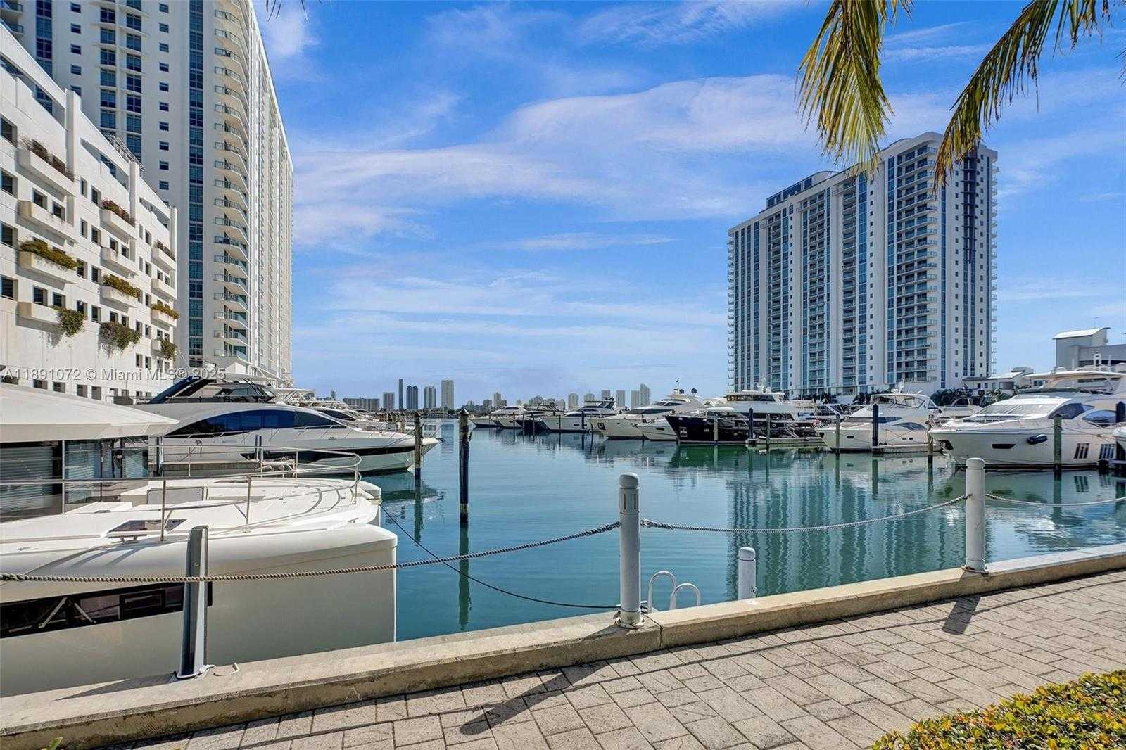 Small Image of 17301 BISCAYNE BLVD #708, North Miami Beach Number 24