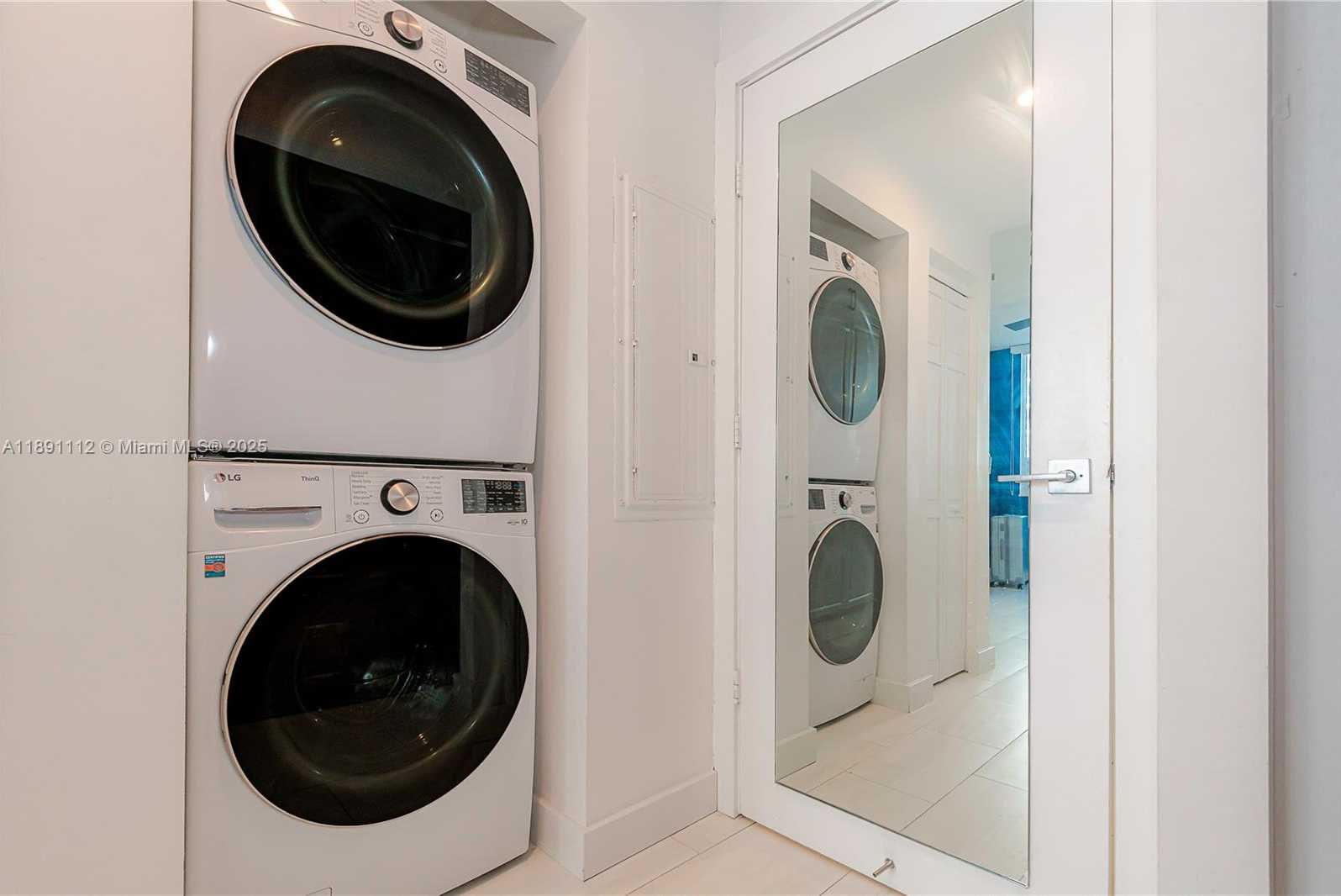 Small Image of 801 BRICKELL KEY BLVD #908, Miami Number 4