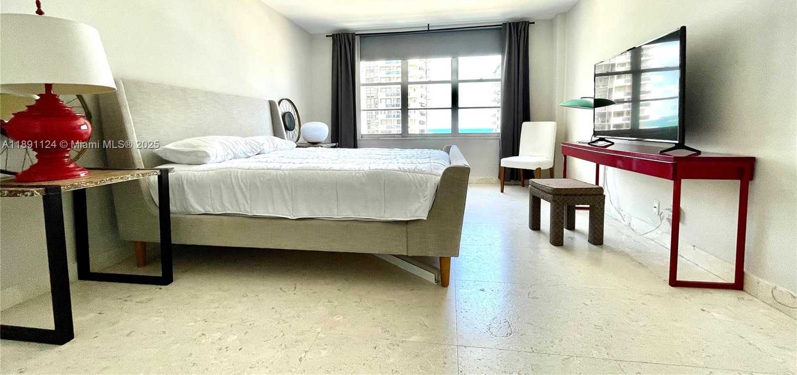 Small Image of 5700 COLLINS AVE #11A, Miami Beach Number 7