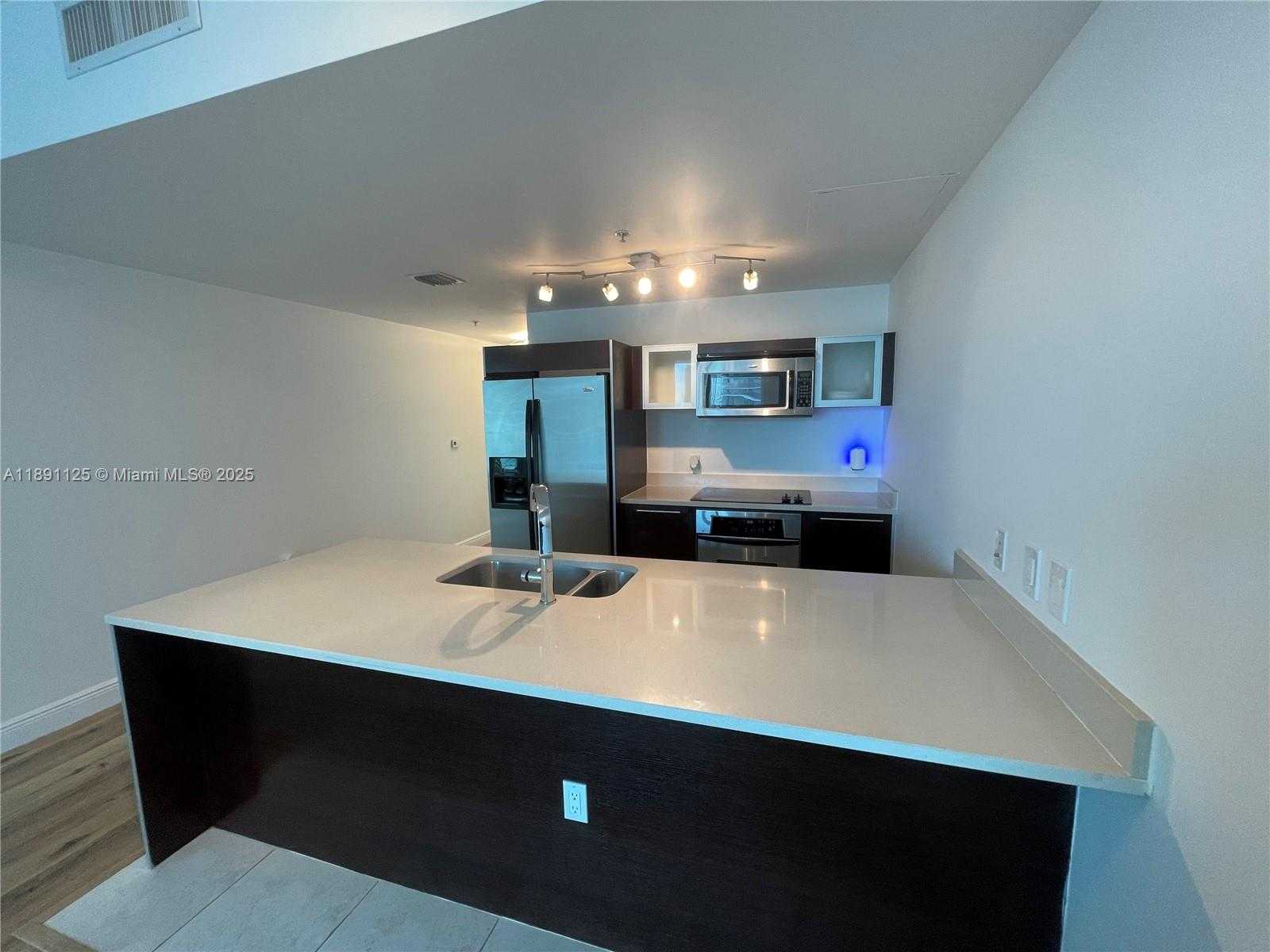 Small Image of 1900 NORTH BAYSHORE DR #4109, Miami Number 10