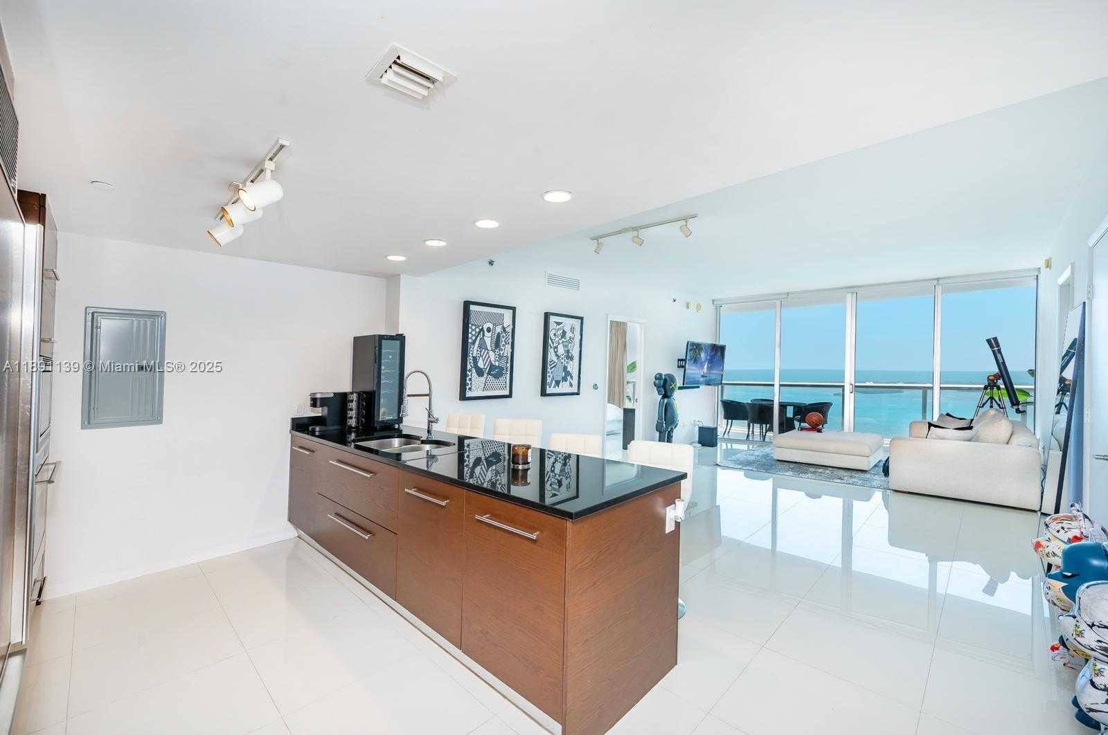 Small Image of 465 EAST BRICKELL AVE #5305, Miami Number 12
