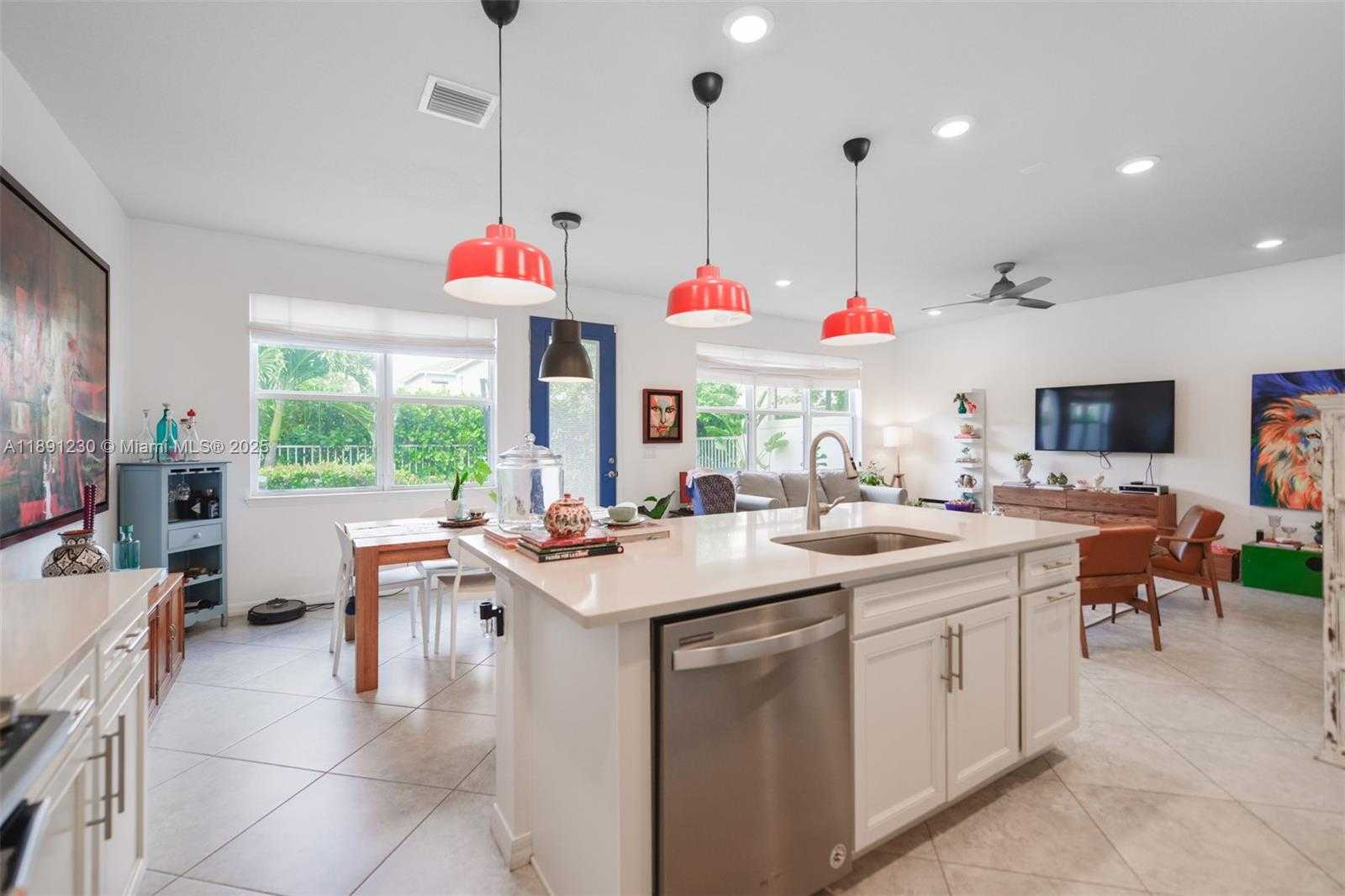 Small Image of 4735 EUCALYPTUS DR, Hollywood Number 13