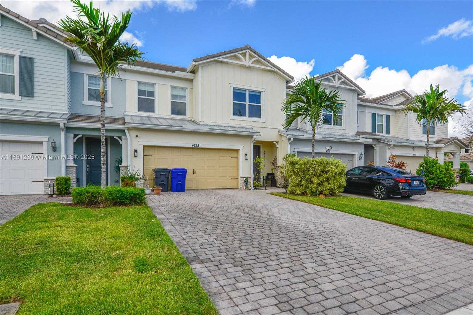 Small Image of 4735 EUCALYPTUS DR, Hollywood Number 2