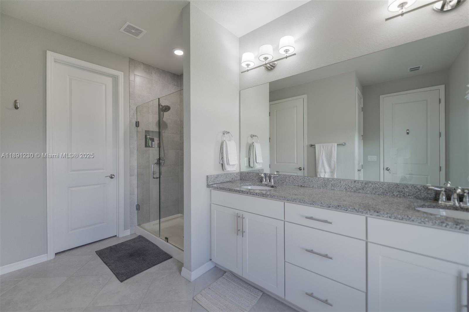 Small Image of 4735 EUCALYPTUS DR, Hollywood Number 23