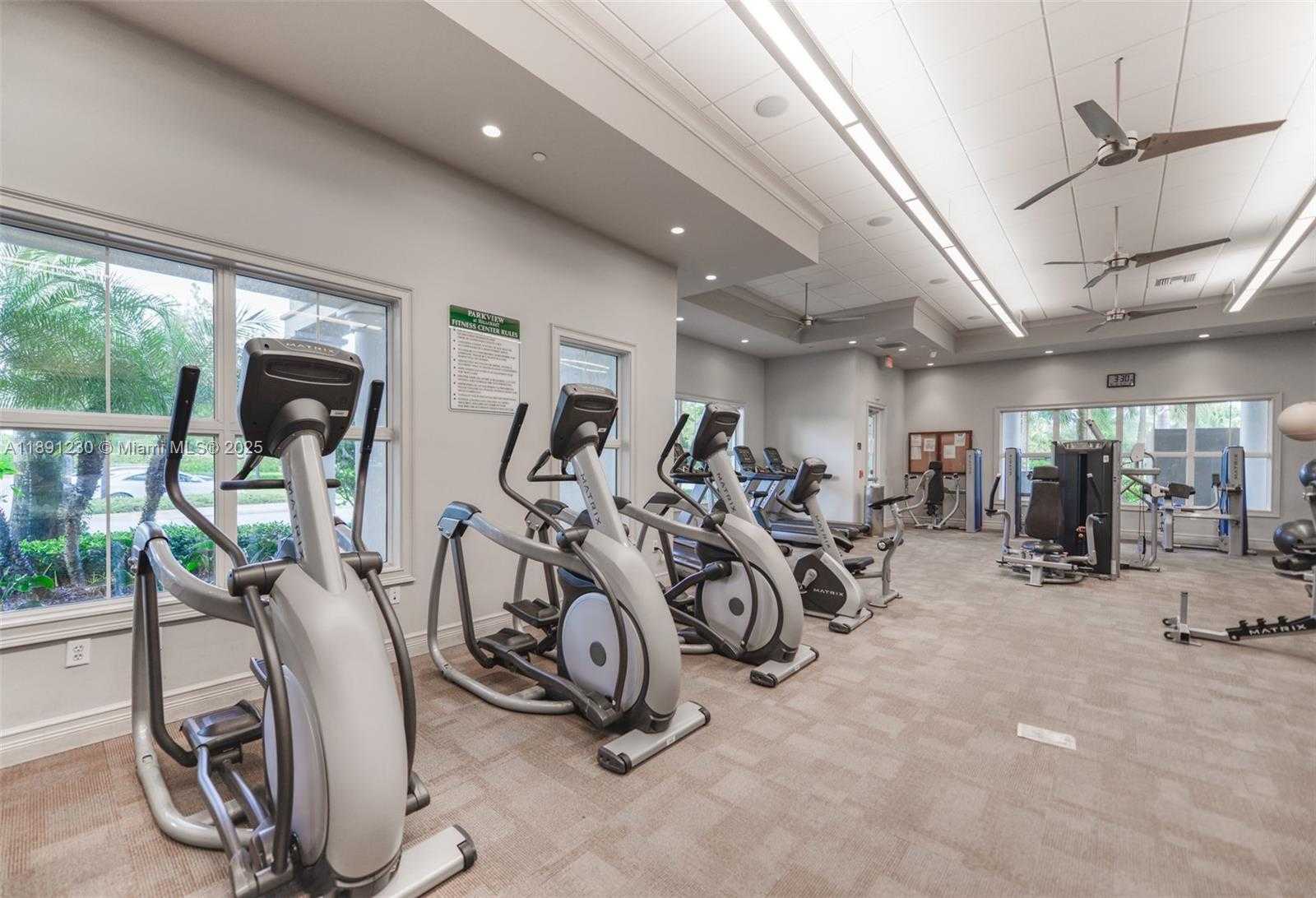 Small Image of 4735 EUCALYPTUS DR, Hollywood Number 39