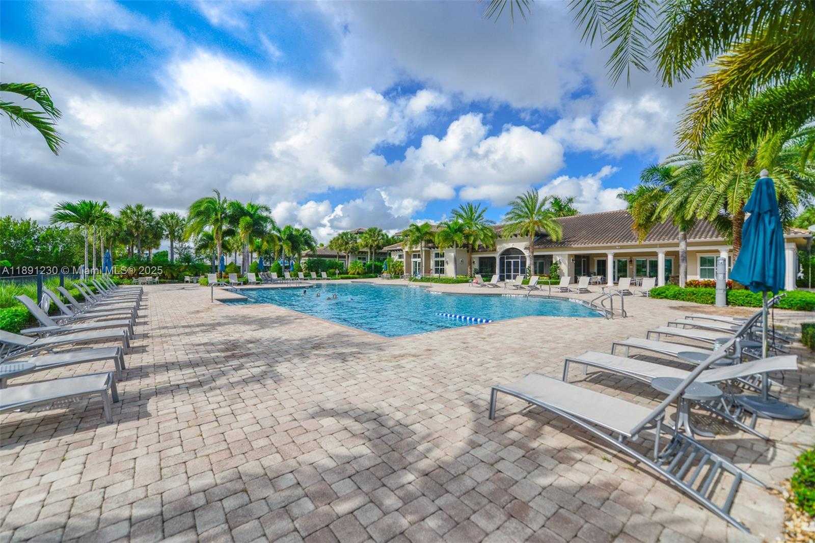 Small Image of 4735 EUCALYPTUS DR, Hollywood Number 42