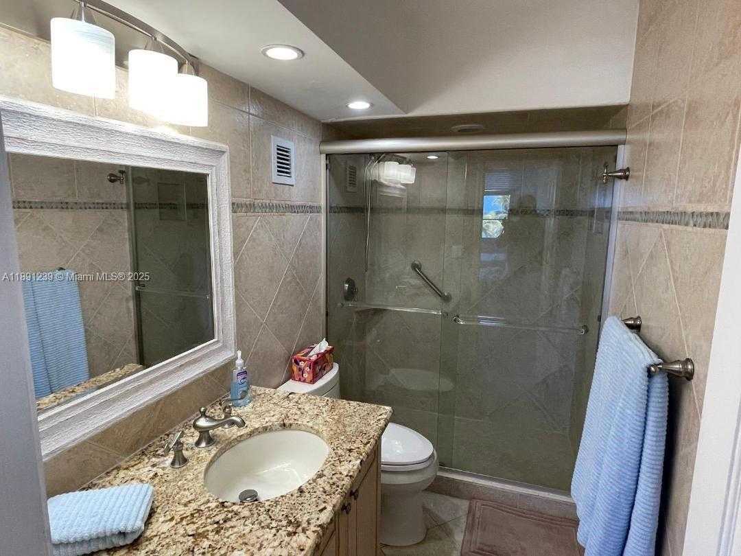 Small Image of 5005 COLLINS AVE #411, Miami Beach Number 15