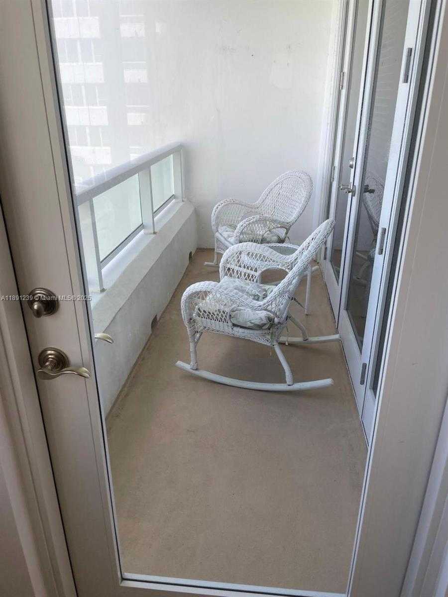 Small Image of 5005 COLLINS AVE #411, Miami Beach Number 19