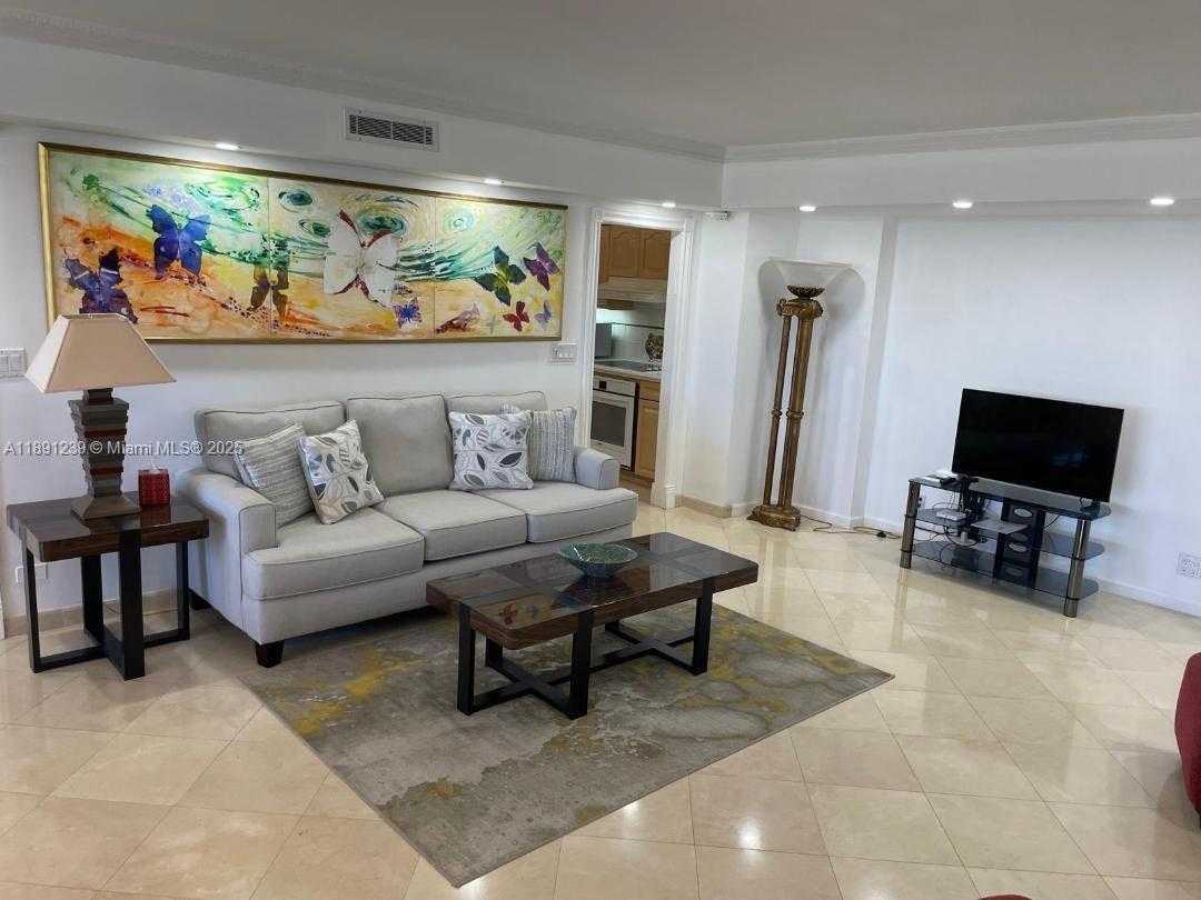 Small Image of 5005 COLLINS AVE #411, Miami Beach Number 2