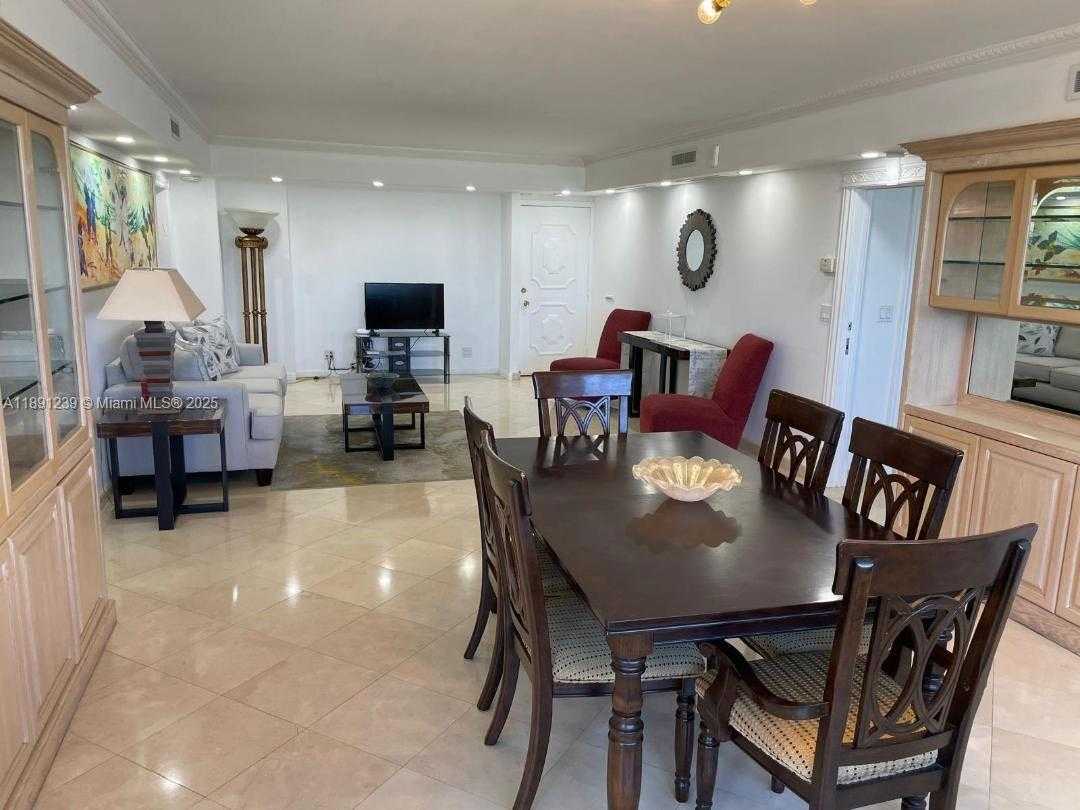 Small Image of 5005 COLLINS AVE #411, Miami Beach Number 8