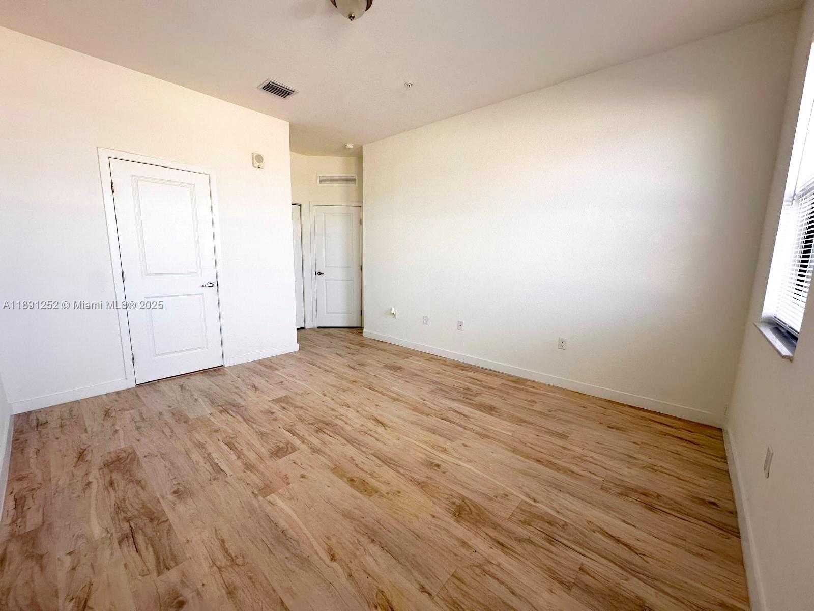 Small Image of 15540 SOUTH WEST 136 ST #204, Miami Number 17