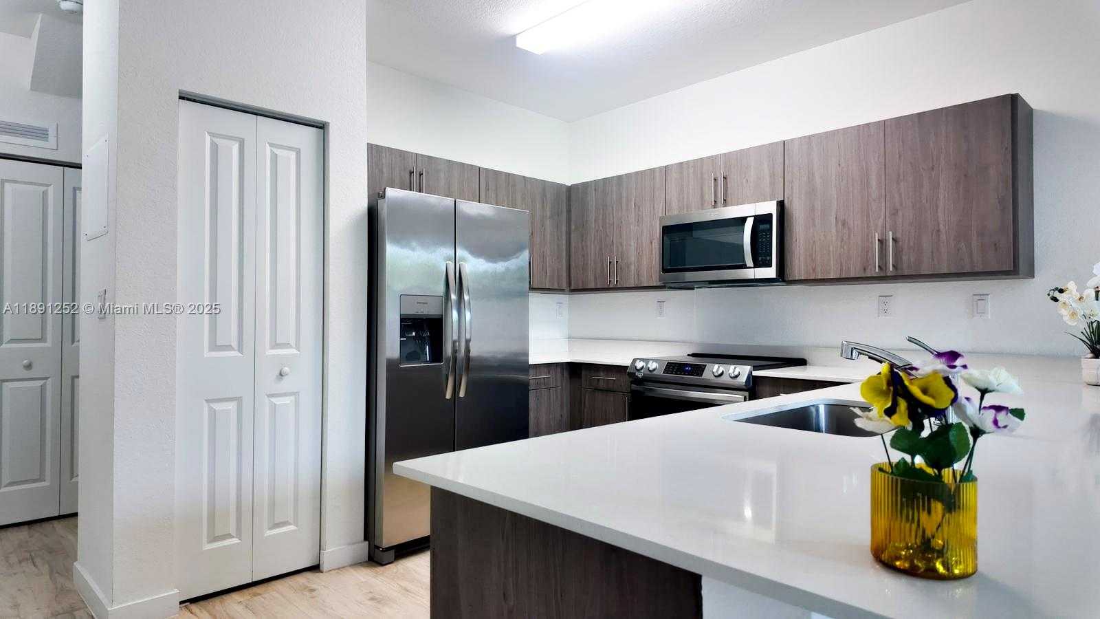 Small Image of 15540 SOUTH WEST 136 ST #204, Miami Number 7