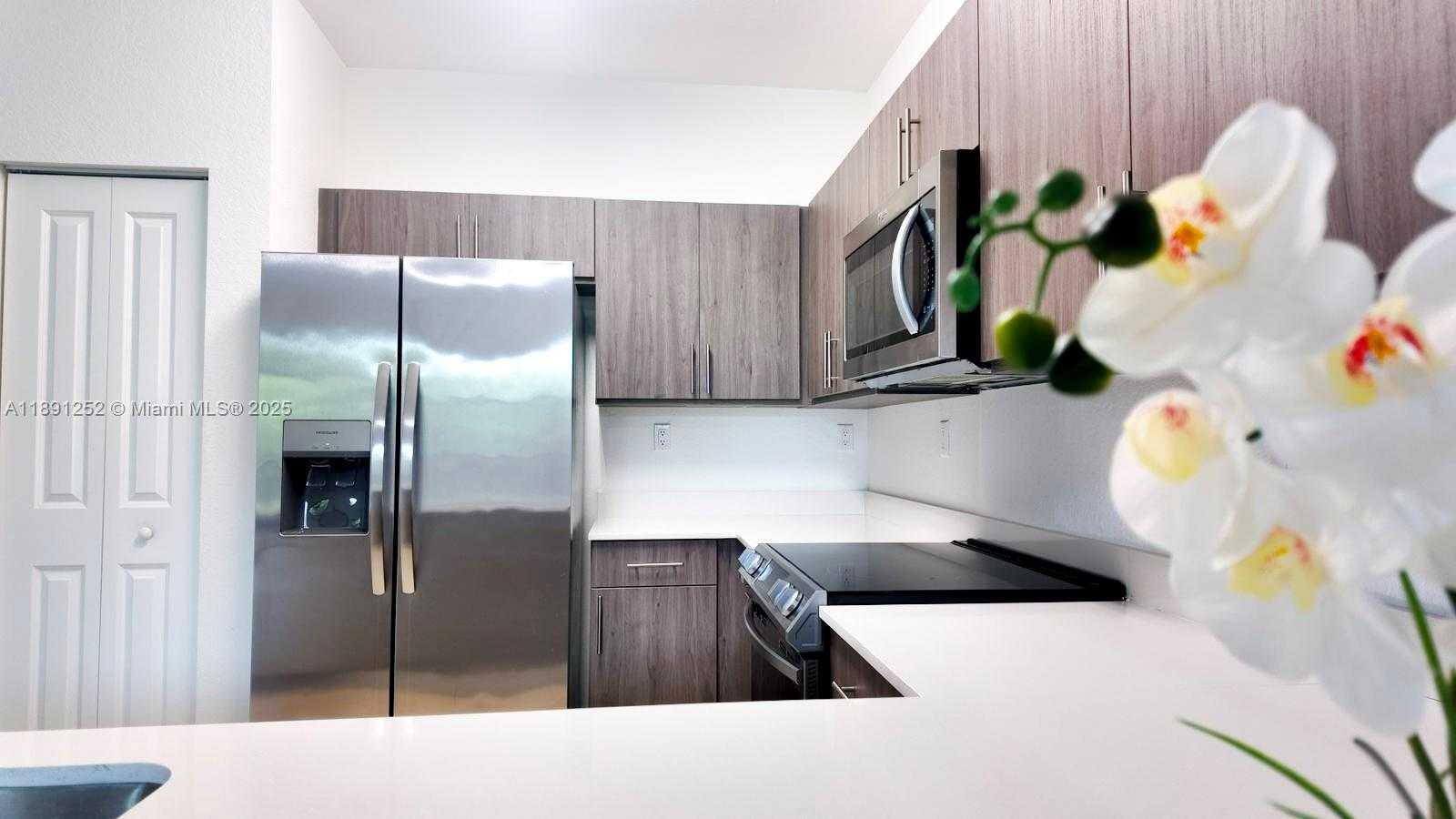 Small Image of 15540 SOUTH WEST 136 ST #204, Miami Number 8